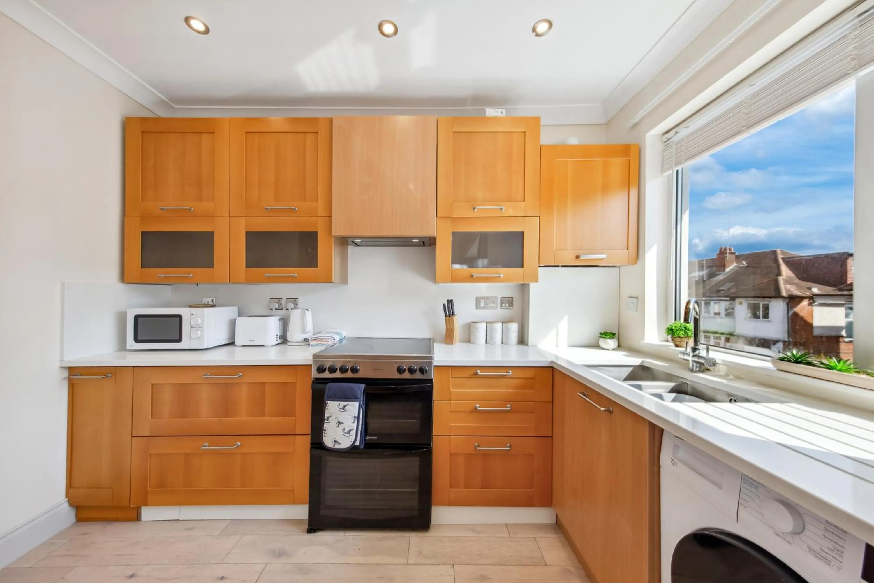 Stylish 4 Bed 2 Bath NW London