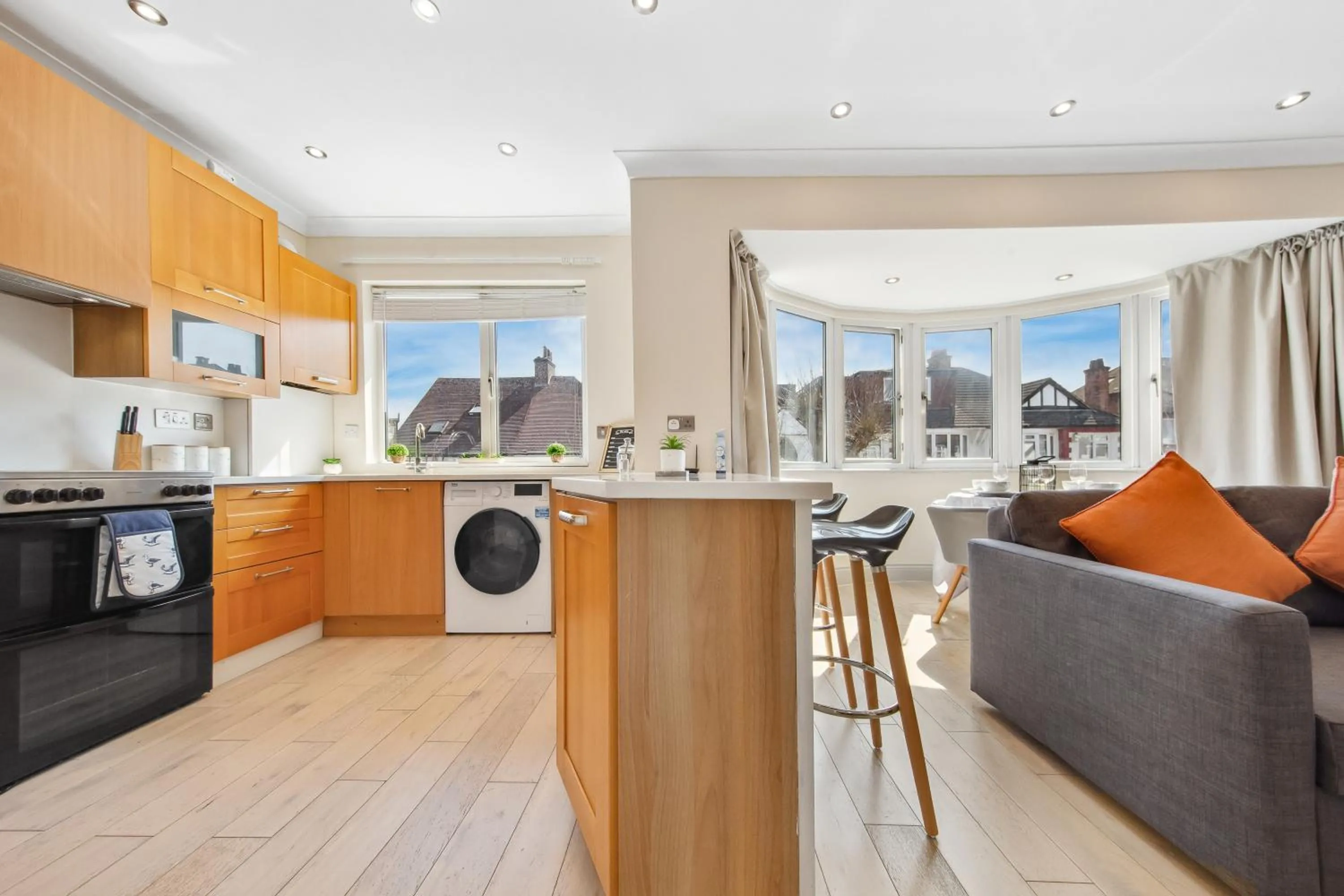 Stylish 4 Bed 2 Bath NW London
