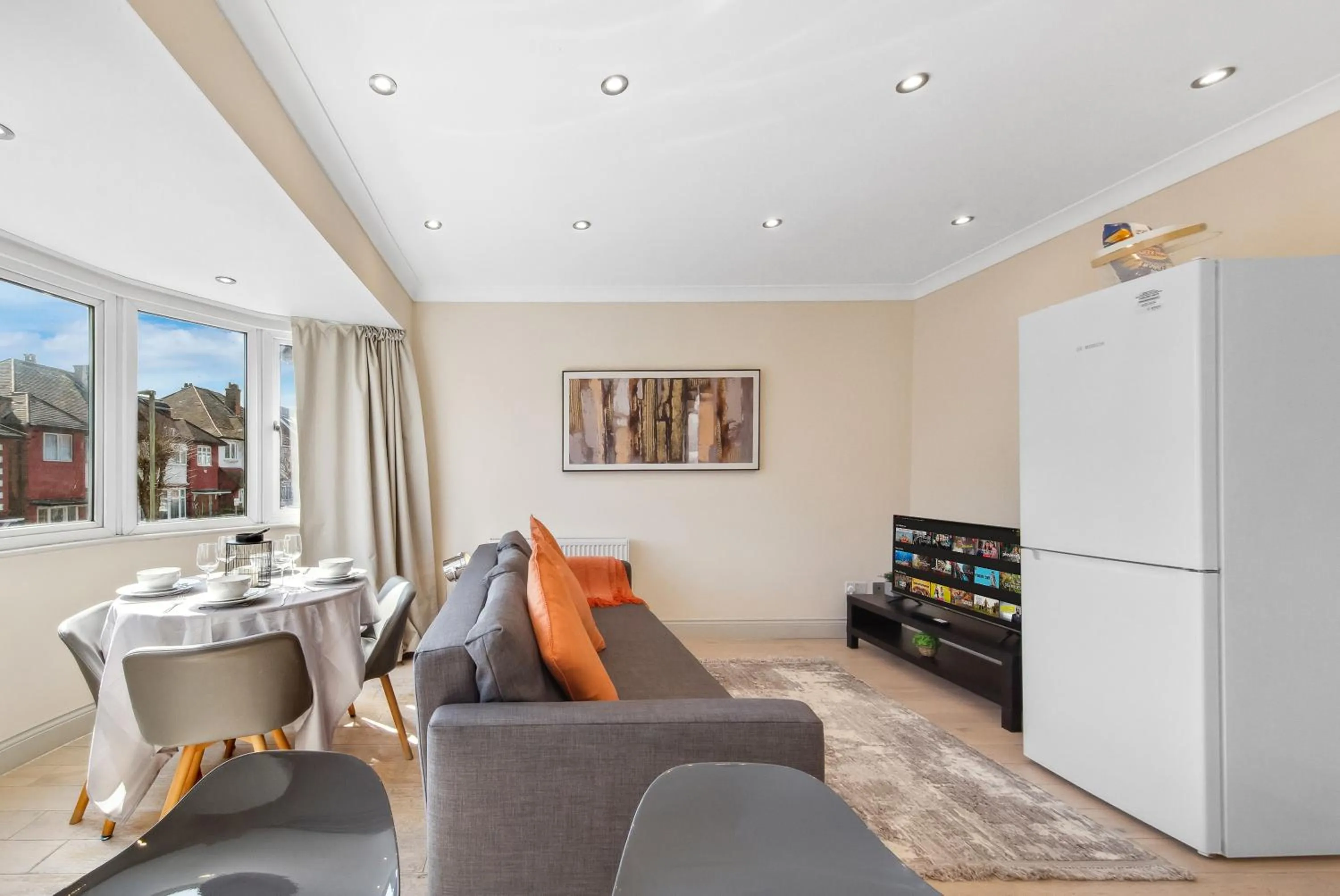 Stylish 4 Bed 2 Bath NW London