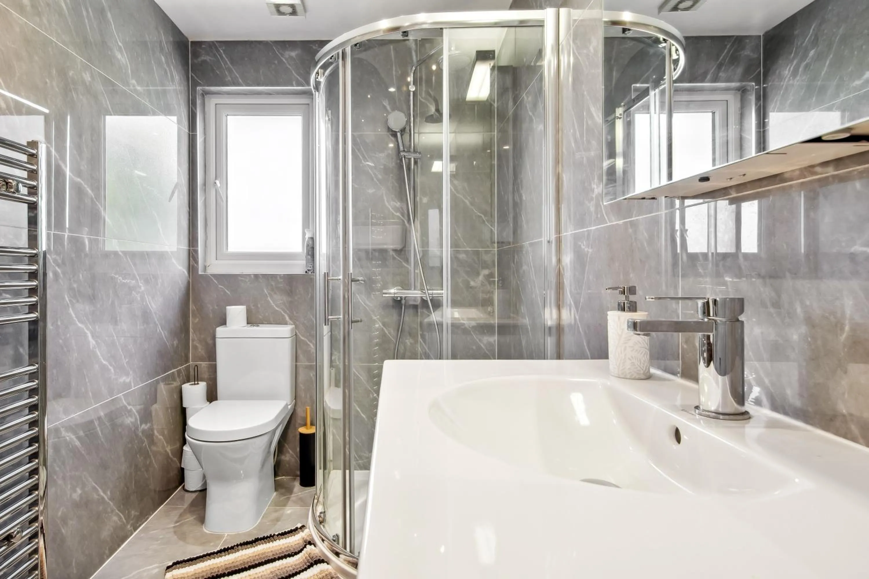 Stylish 4 Bed 2 Bath NW London