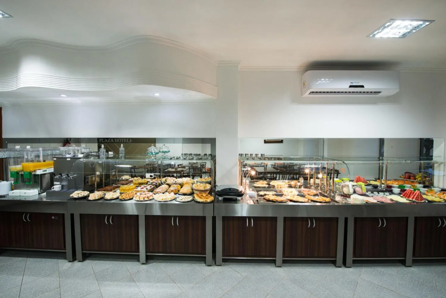 Continental breakfast in Solar Plaza Hotel