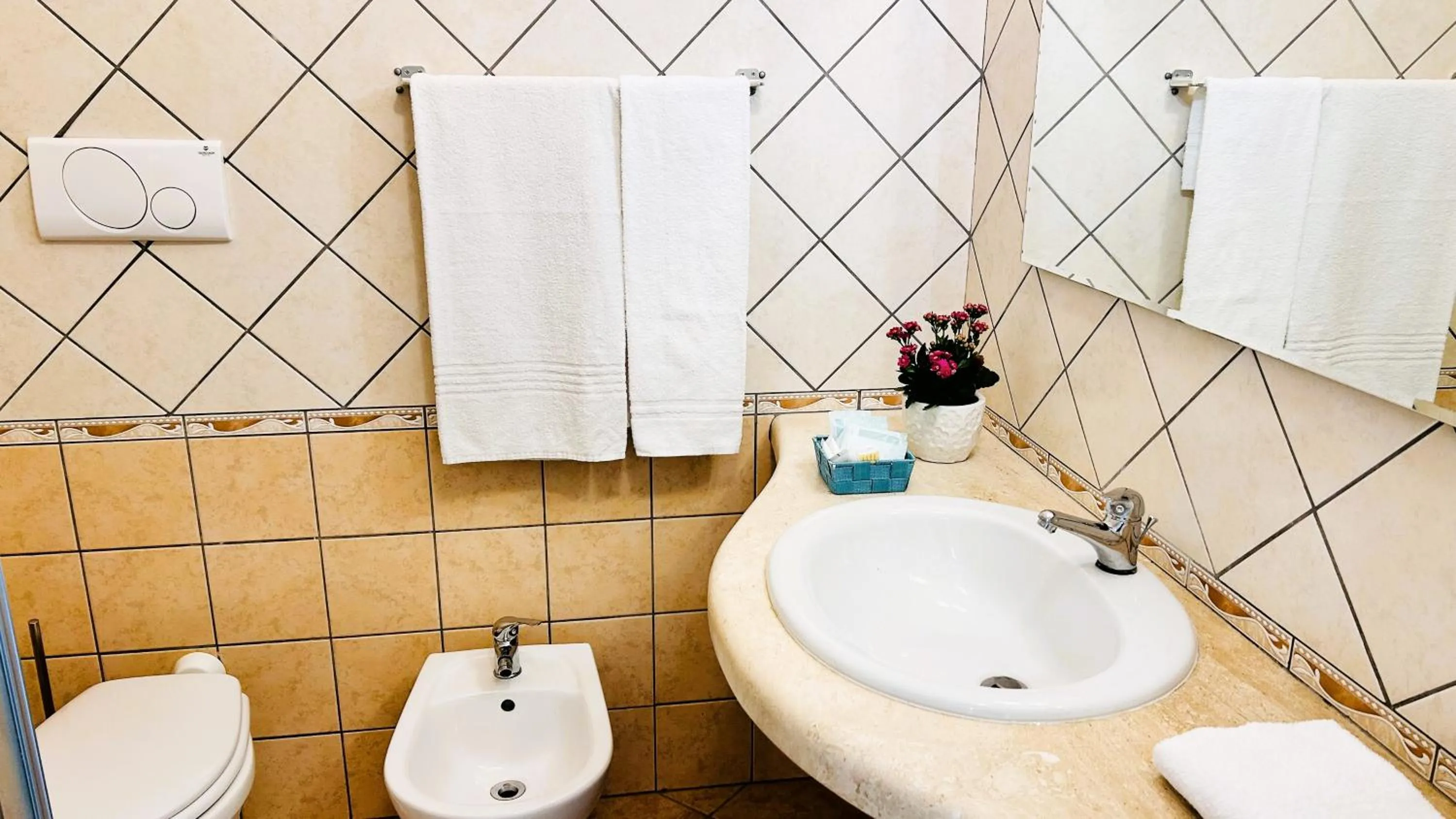 Balcony/Terrace in La Perla Hotel