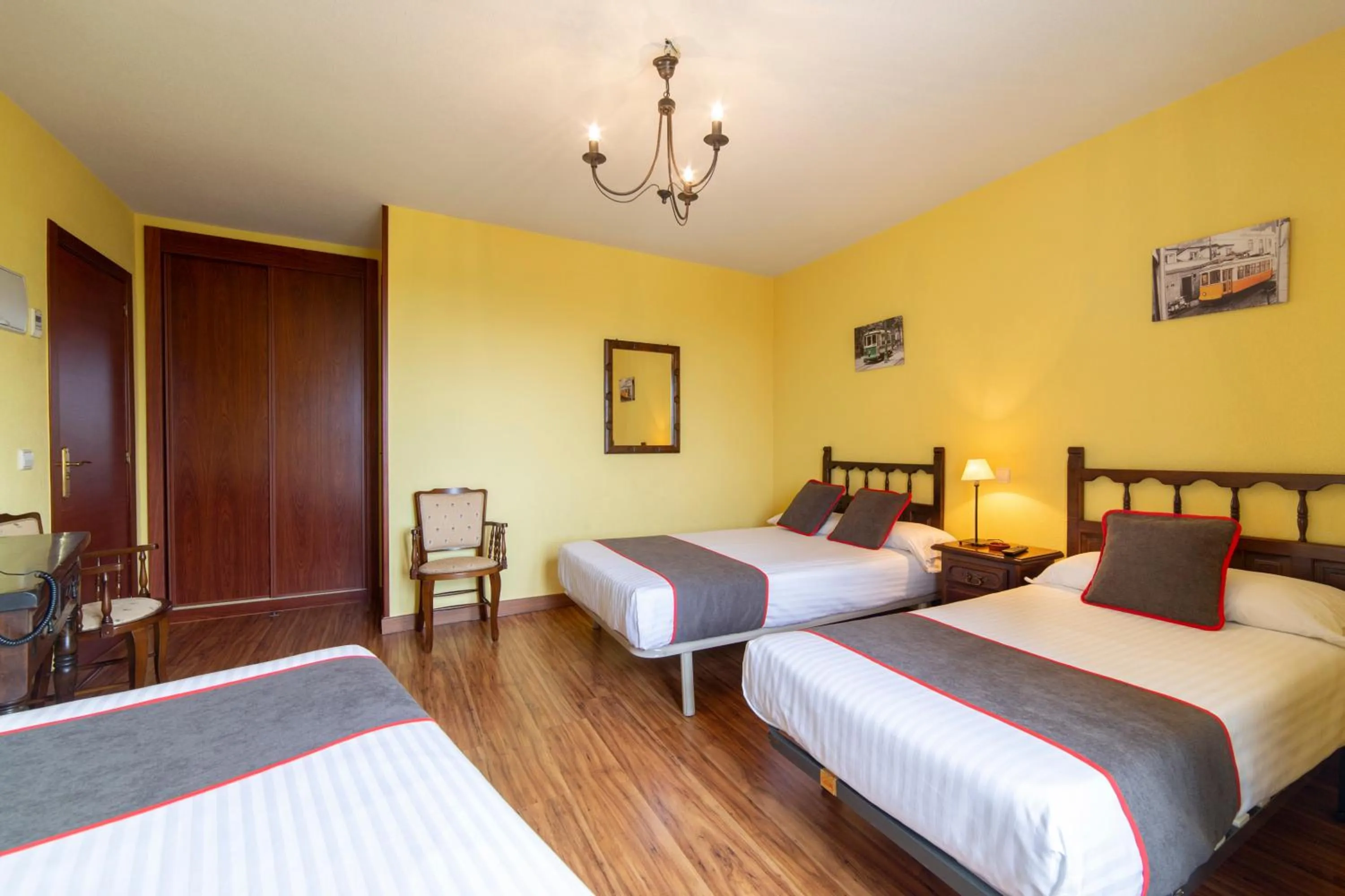 Photo of the whole room, Bed in Hotel Mavi