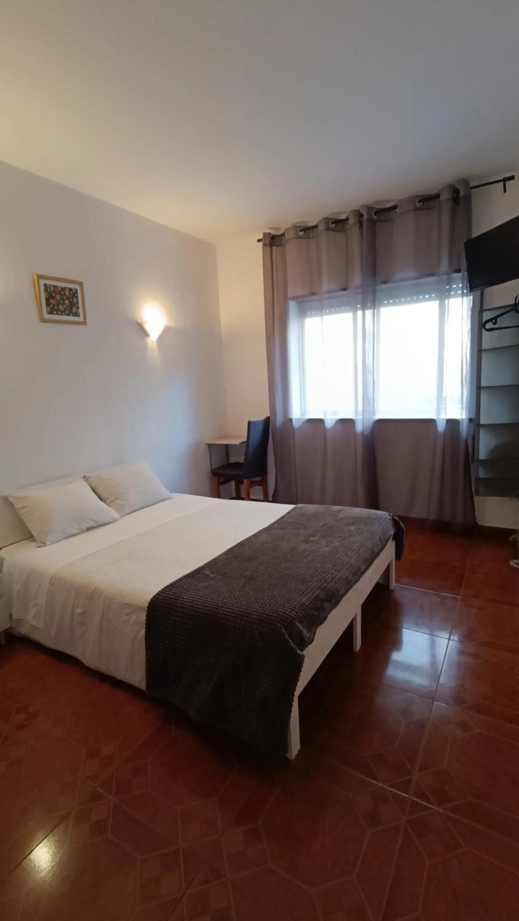 Bedroom, Bed in Residencial S. Gião