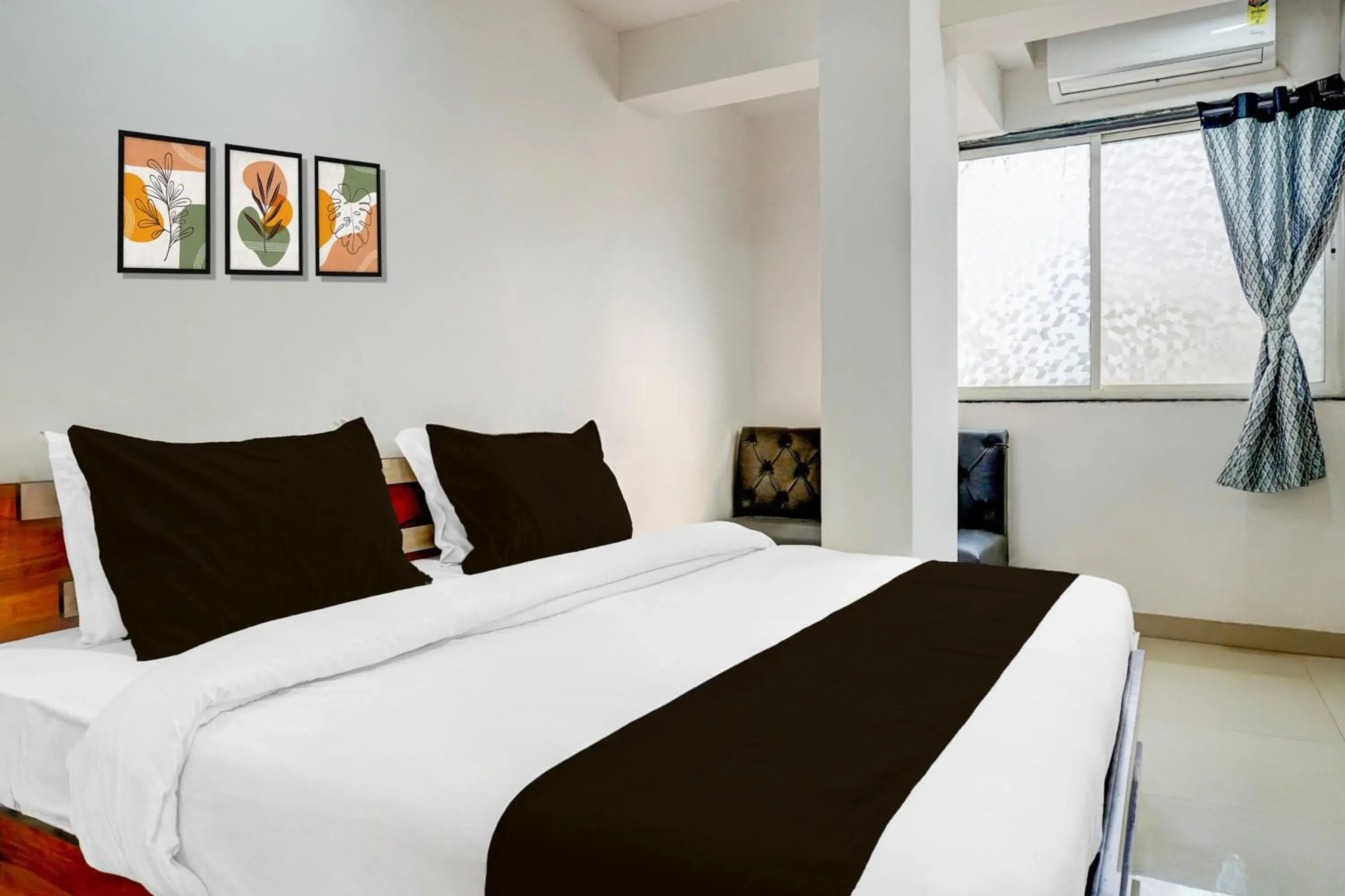 FabHotel Keshava Executive - Nr Mahadji Shinde Chhatri FabHotel Keshava Executive - Nr Mahadji Shinde Chhatri