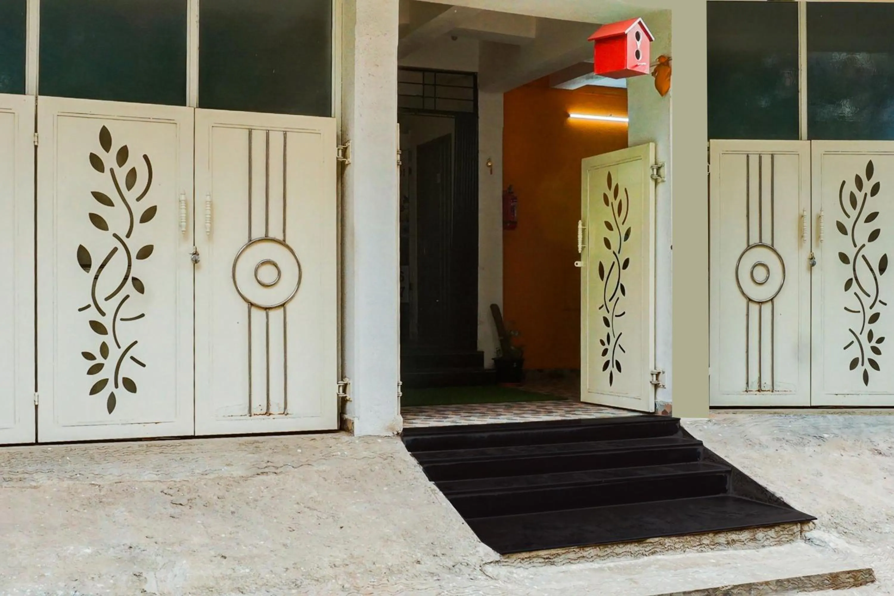 Facade/entrance in Hotel O Elite Studio