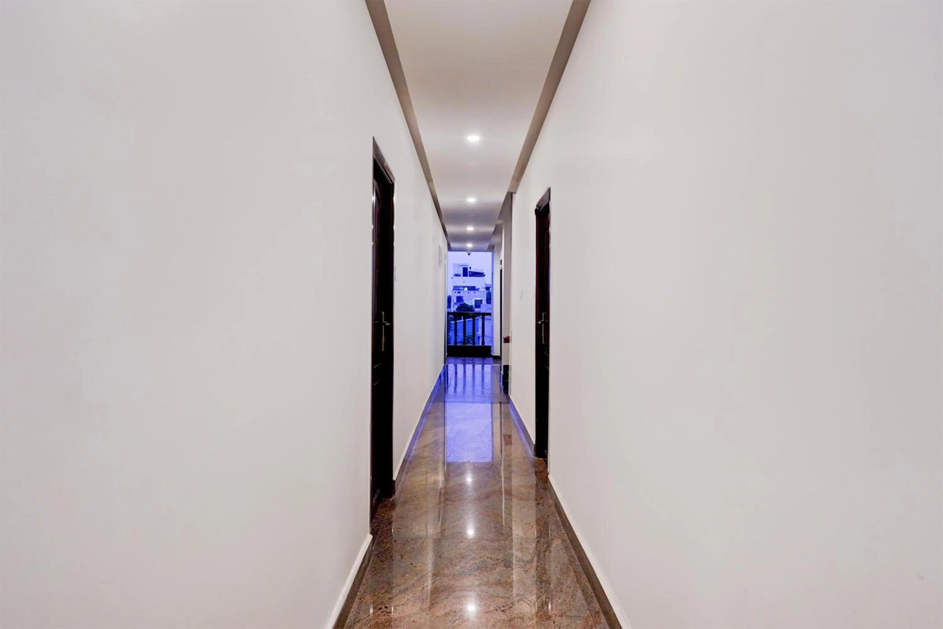 Lobby or reception in Super Townhouse White Town Rock Beach Formerly Prakasam Residency