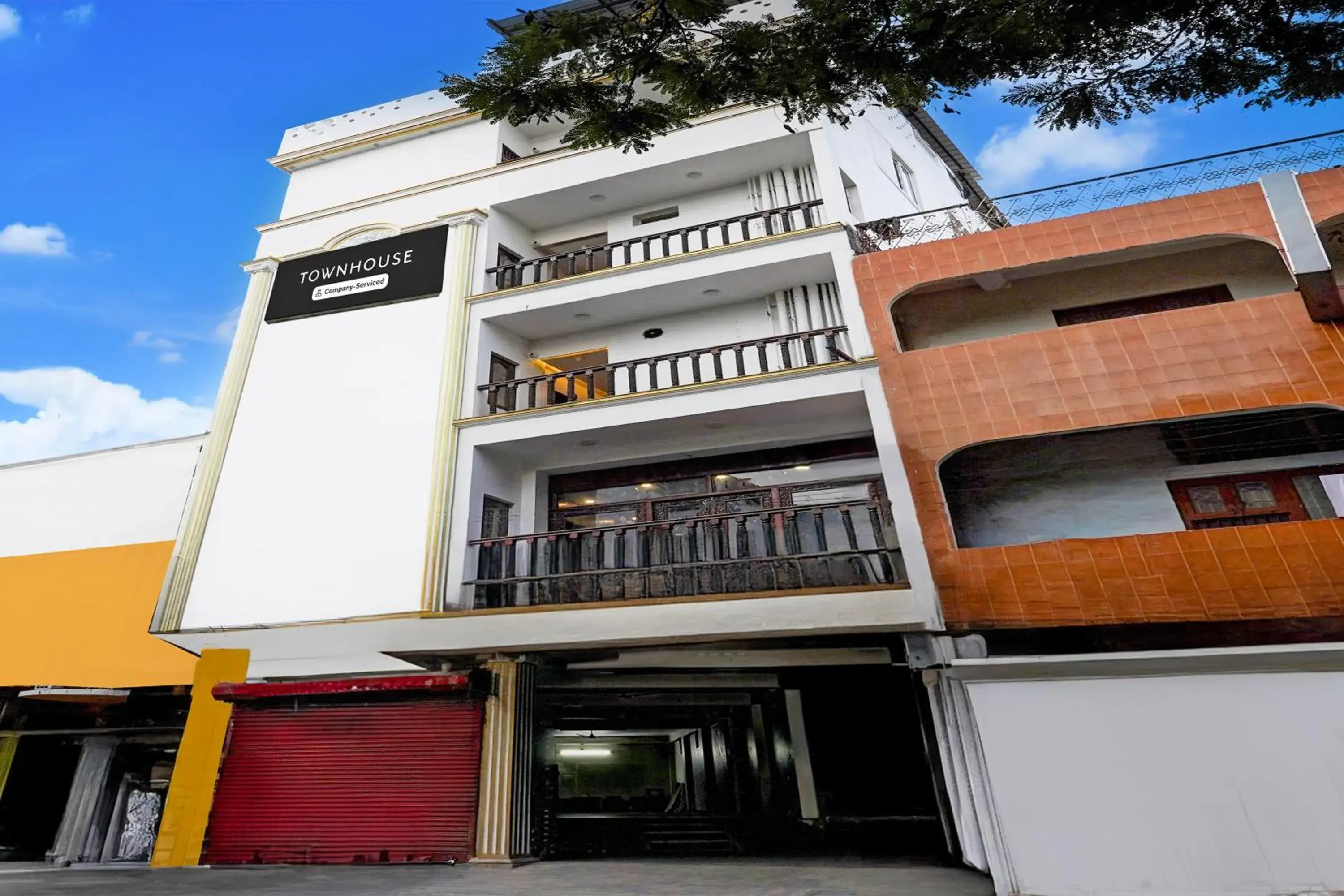 Facade/entrance in Super Townhouse White Town Rock Beach Formerly Prakasam Residency Facade/entrance in Super Townhouse White Town Rock Beach Formerly Prakasam Residency