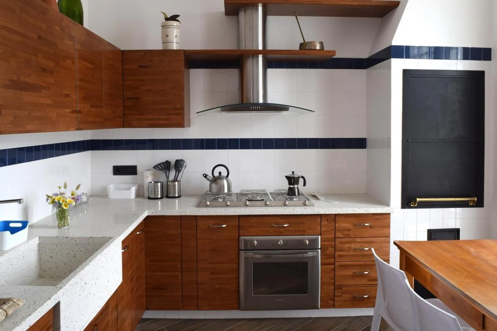 Communal kitchen in Culummi Bed & Breakfast