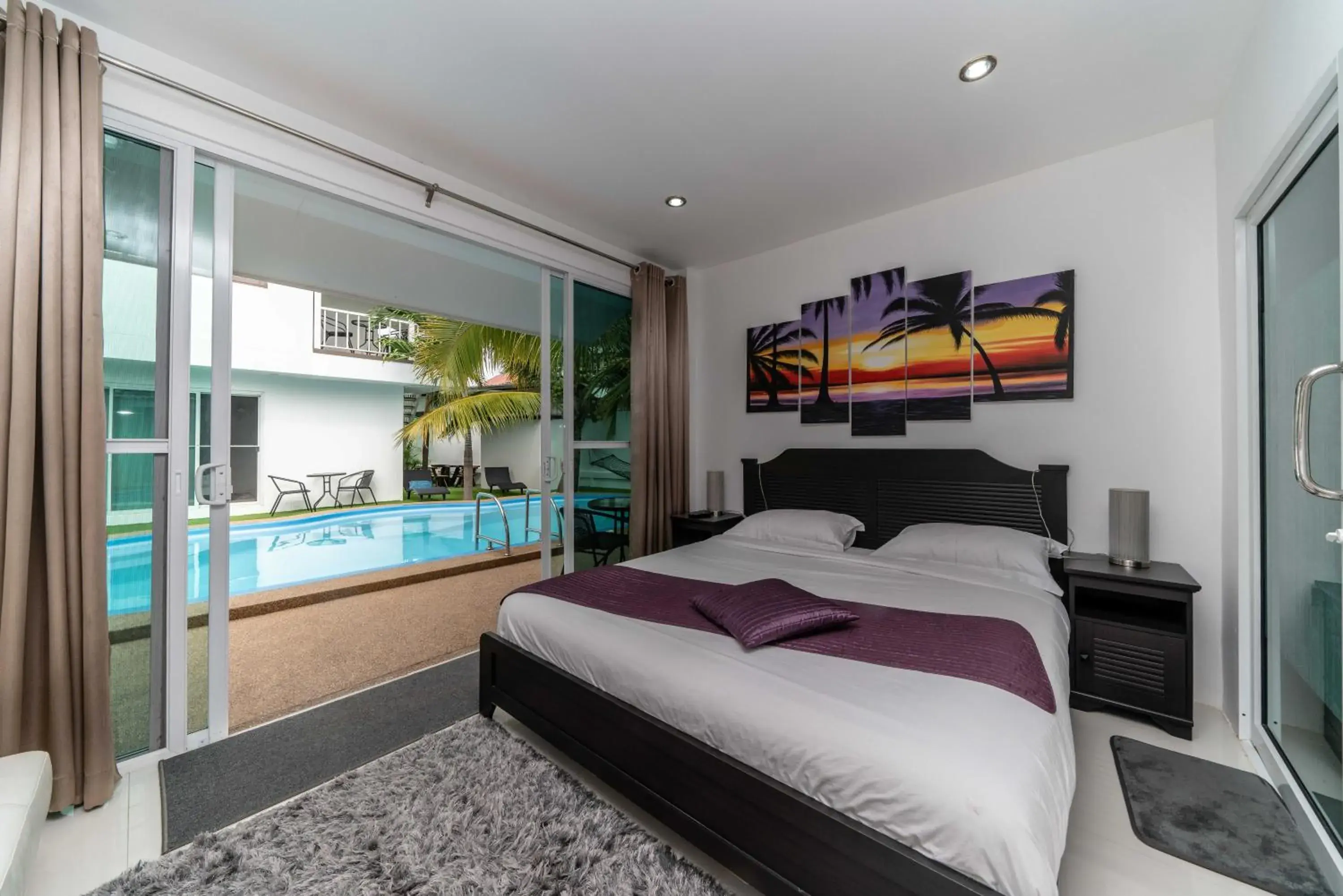 Photo of the whole room, Bed in Coconut Palms Photo of the whole room, Bed in Coconut Palms