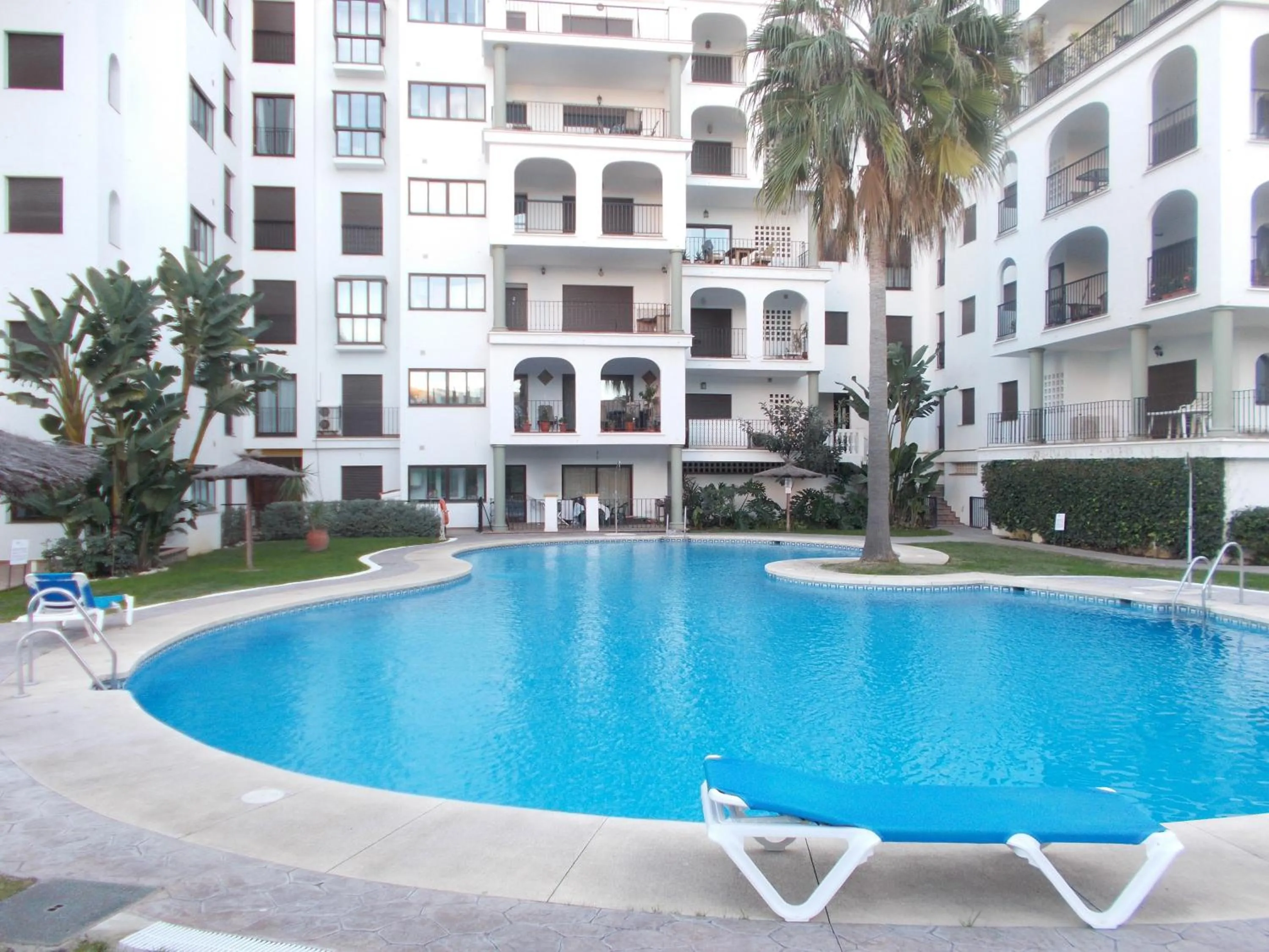 Property building in Beach Apartment Marina Duquesa