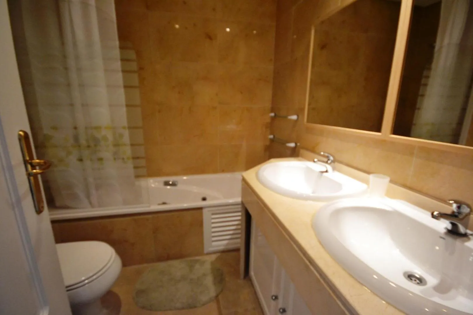 Bathroom in Beach Apartment Marina Duquesa