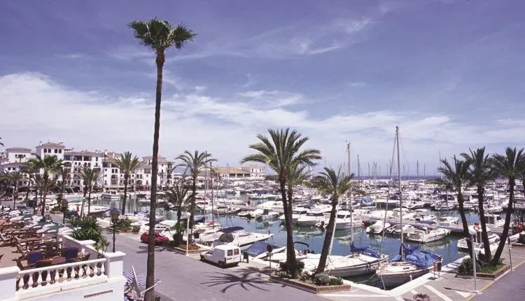 Nearby landmark in Beach Apartment Marina Duquesa