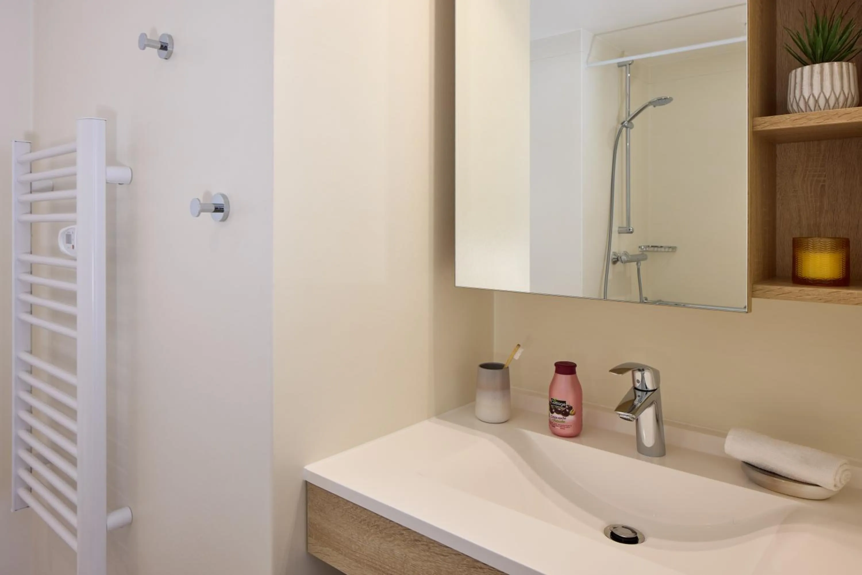 Bathroom in Zenitude Quality Aparthotel Plerin