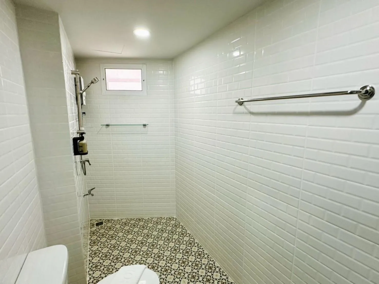 Shower in The Cozy 77