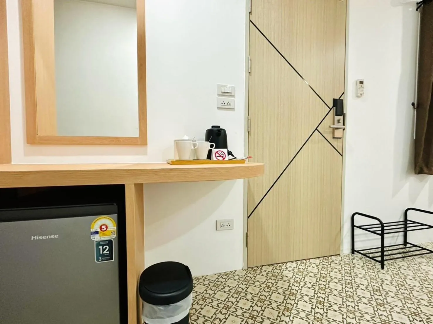 Coffee/tea facilities in The Cozy 77