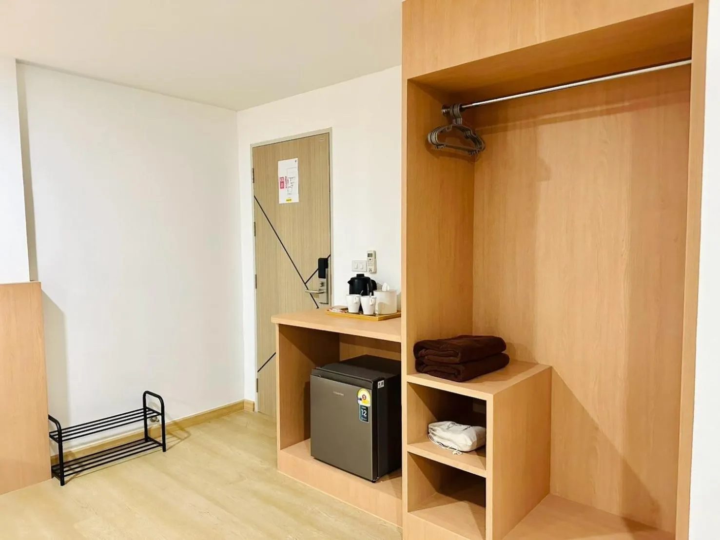 furniture in The Cozy 77