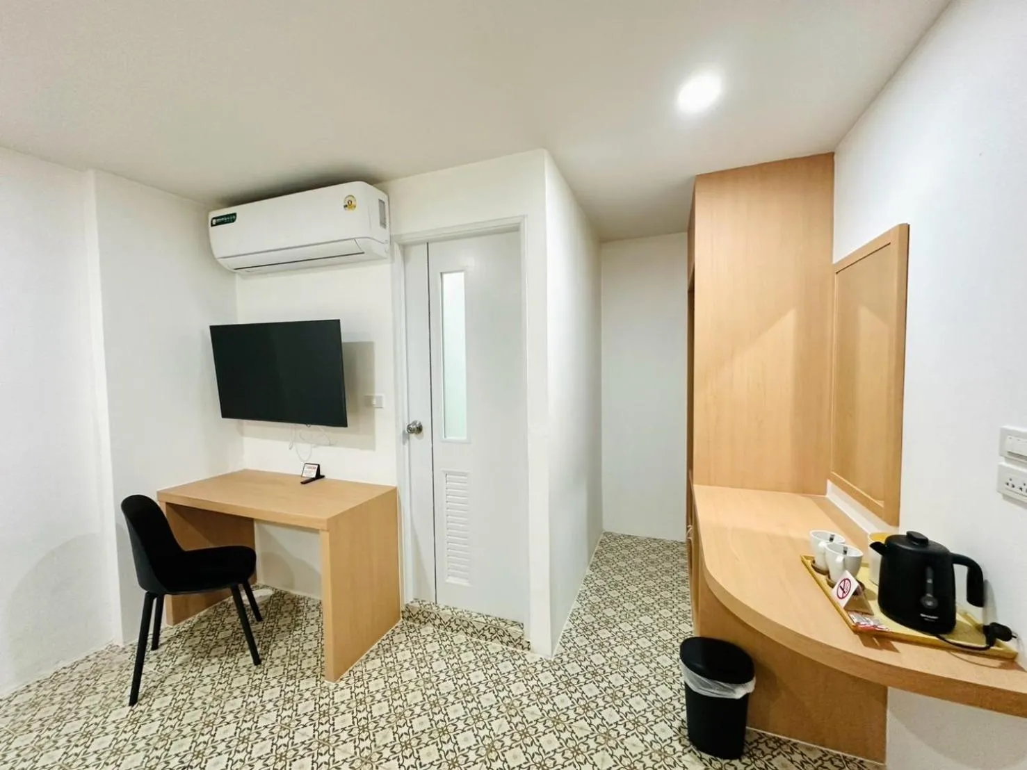 Seating area in The Cozy 77