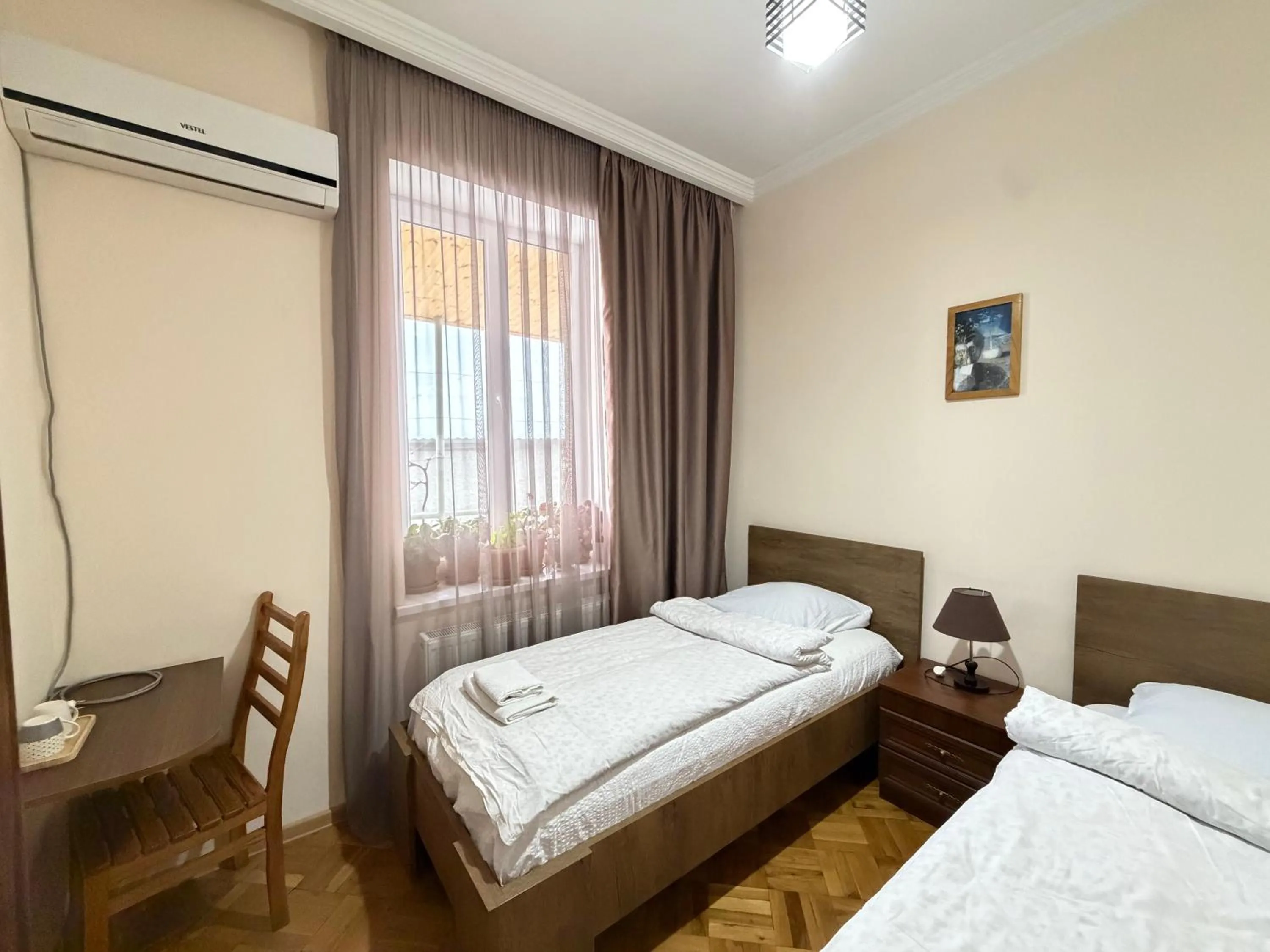 Budget Twin Room - single occupancy in Guest House Gardenia & Wine Cellar