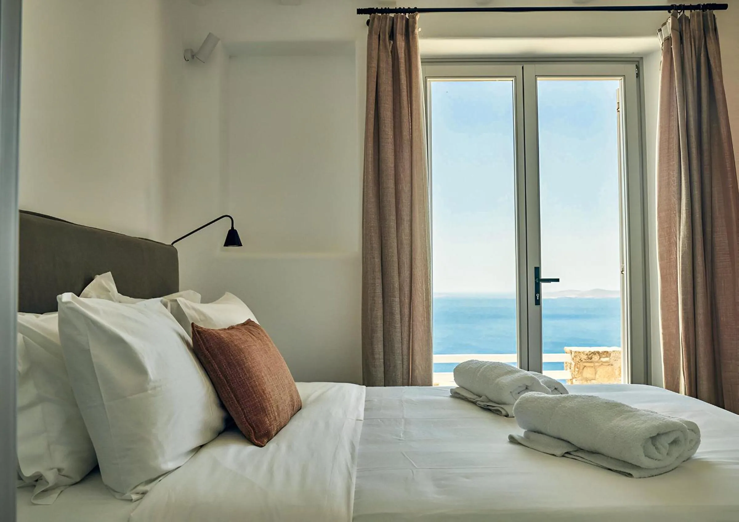 Photo of the whole room, Bed in Hotiday Mykonos Fanari
