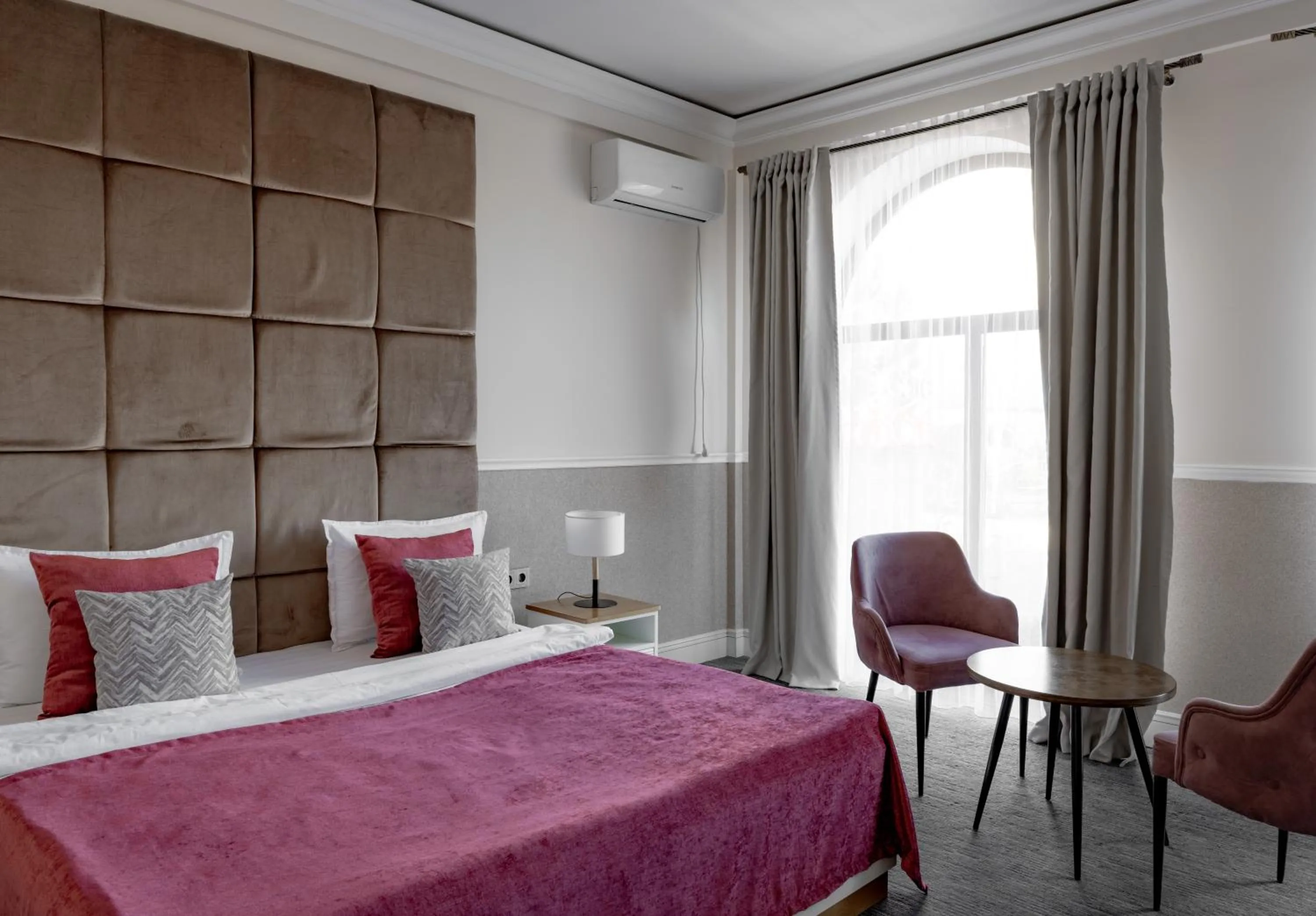 Bed in Mountain View Boutique Hotel