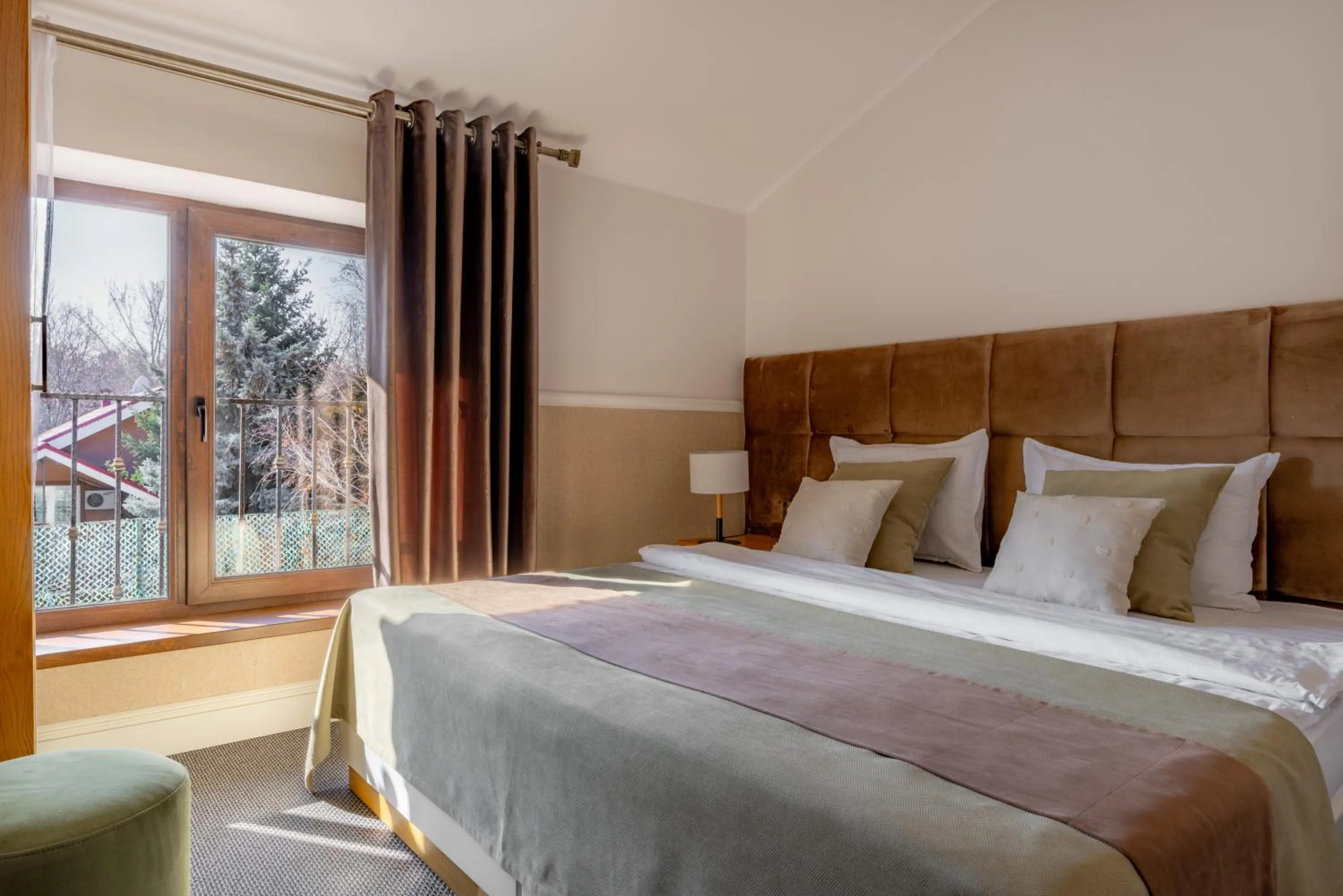 Bed in Mountain View Boutique Hotel