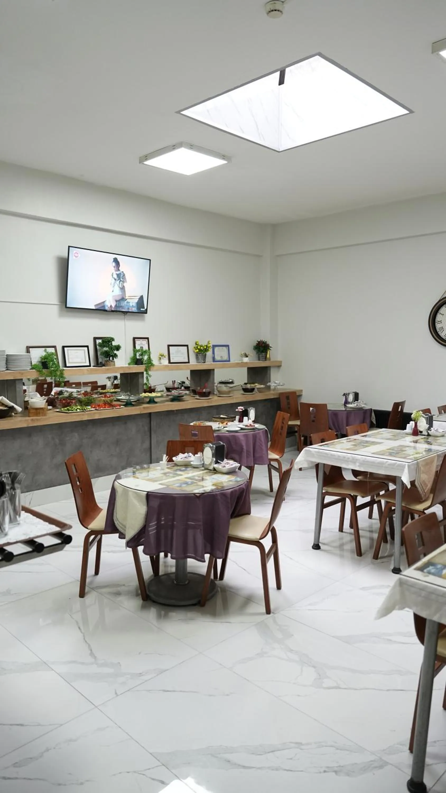 Restaurant/places to eat in Akyol Palace