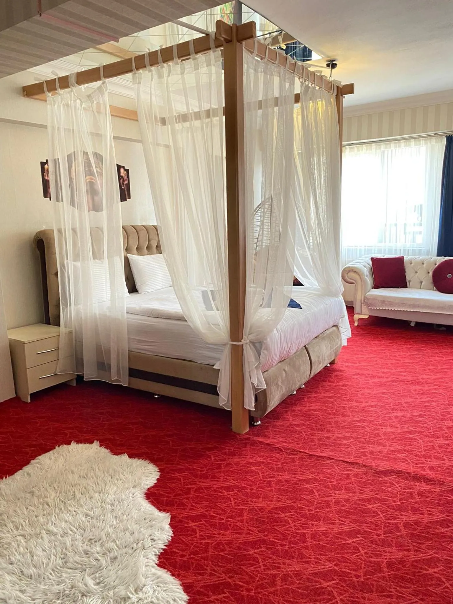 Bedroom, Bed in Akyol Palace