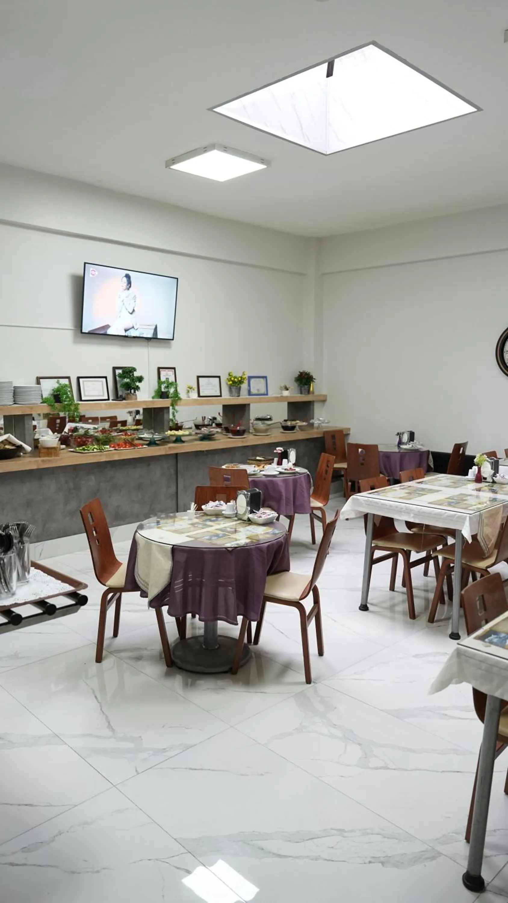 Restaurant/places to eat in Akyol Palace