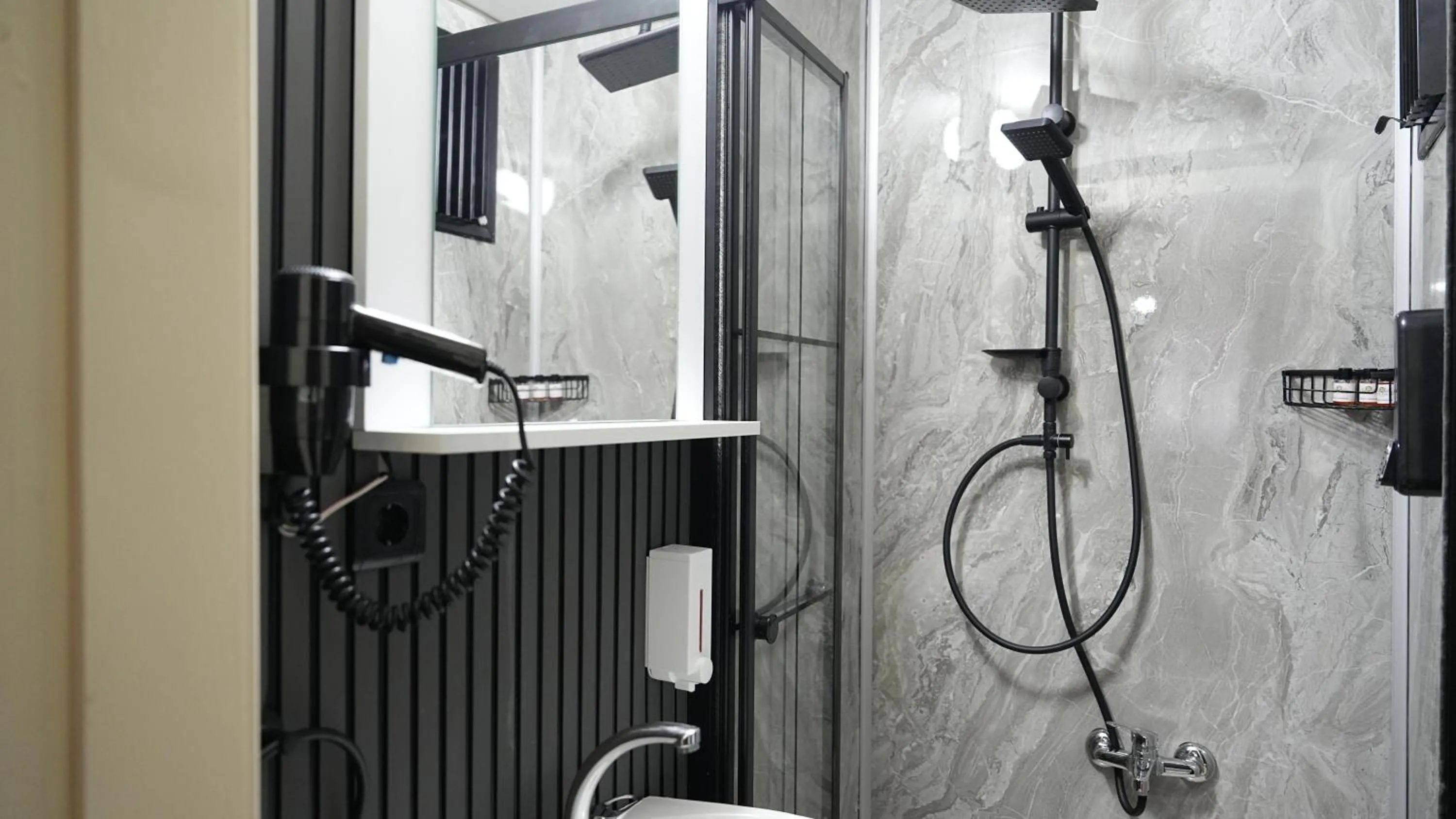 Shower in Akyol Palace