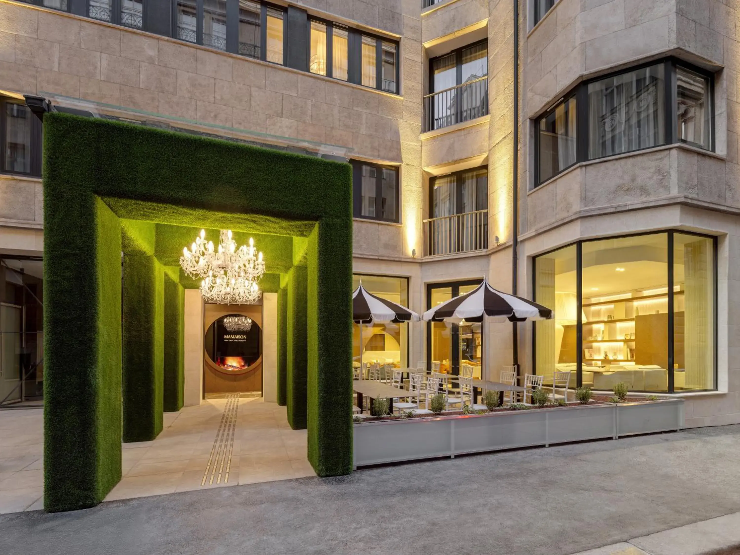Facade/entrance in Mamaison Hotel Chain Bridge Budapest Facade/entrance in Mamaison Hotel Chain Bridge Budapest