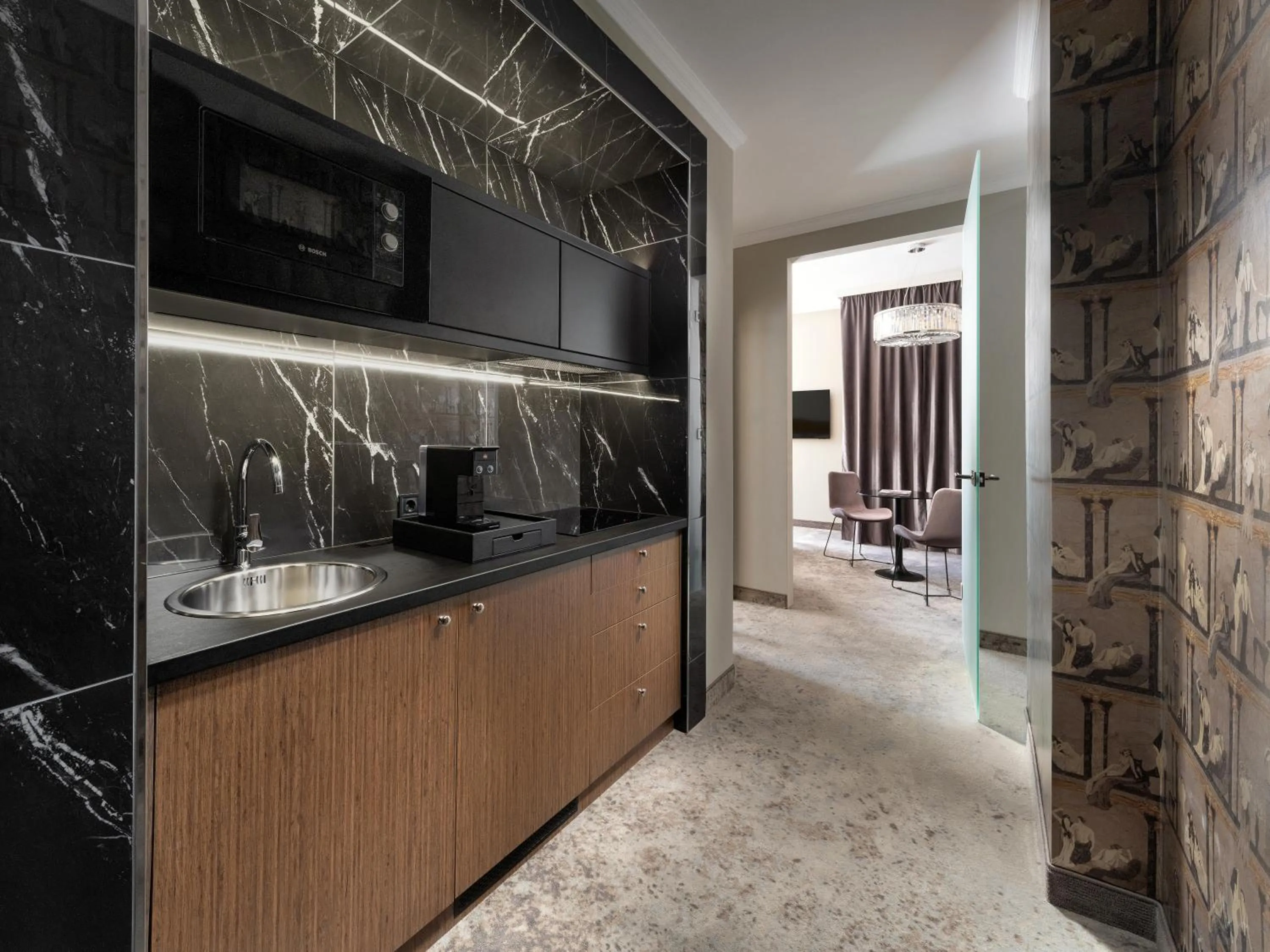 Coffee/tea facilities in Mamaison Hotel Chain Bridge Budapest