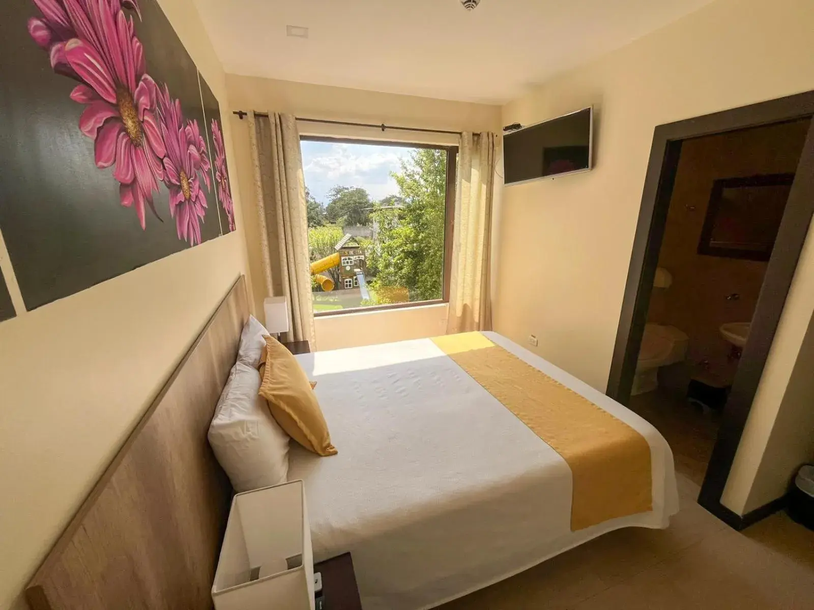 Deluxe Single Room in Hotel Las Mercedes Airport-Quito Deluxe Single Room in Hotel Las Mercedes Airport-Quito