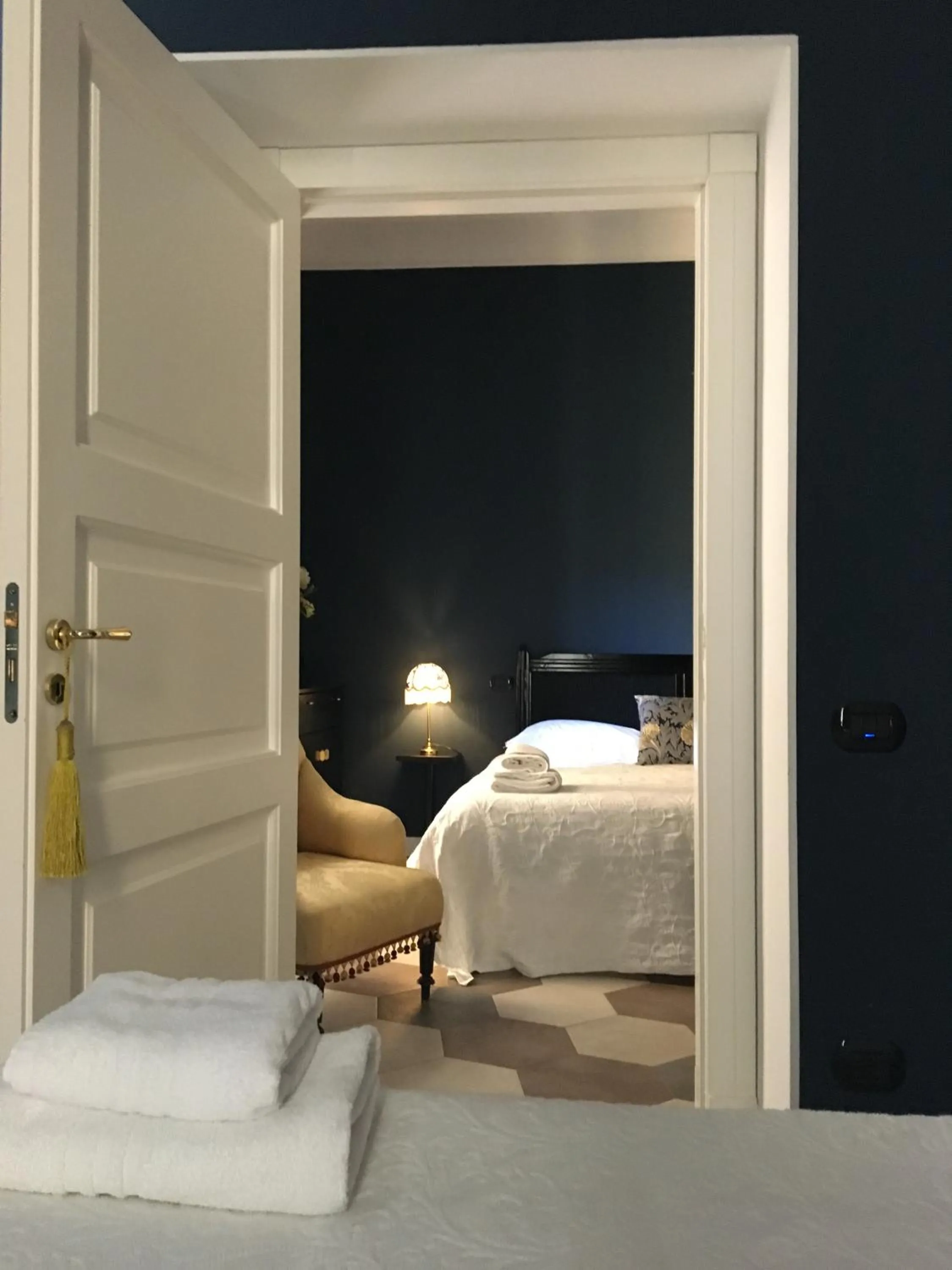 Photo of the whole room in The Place