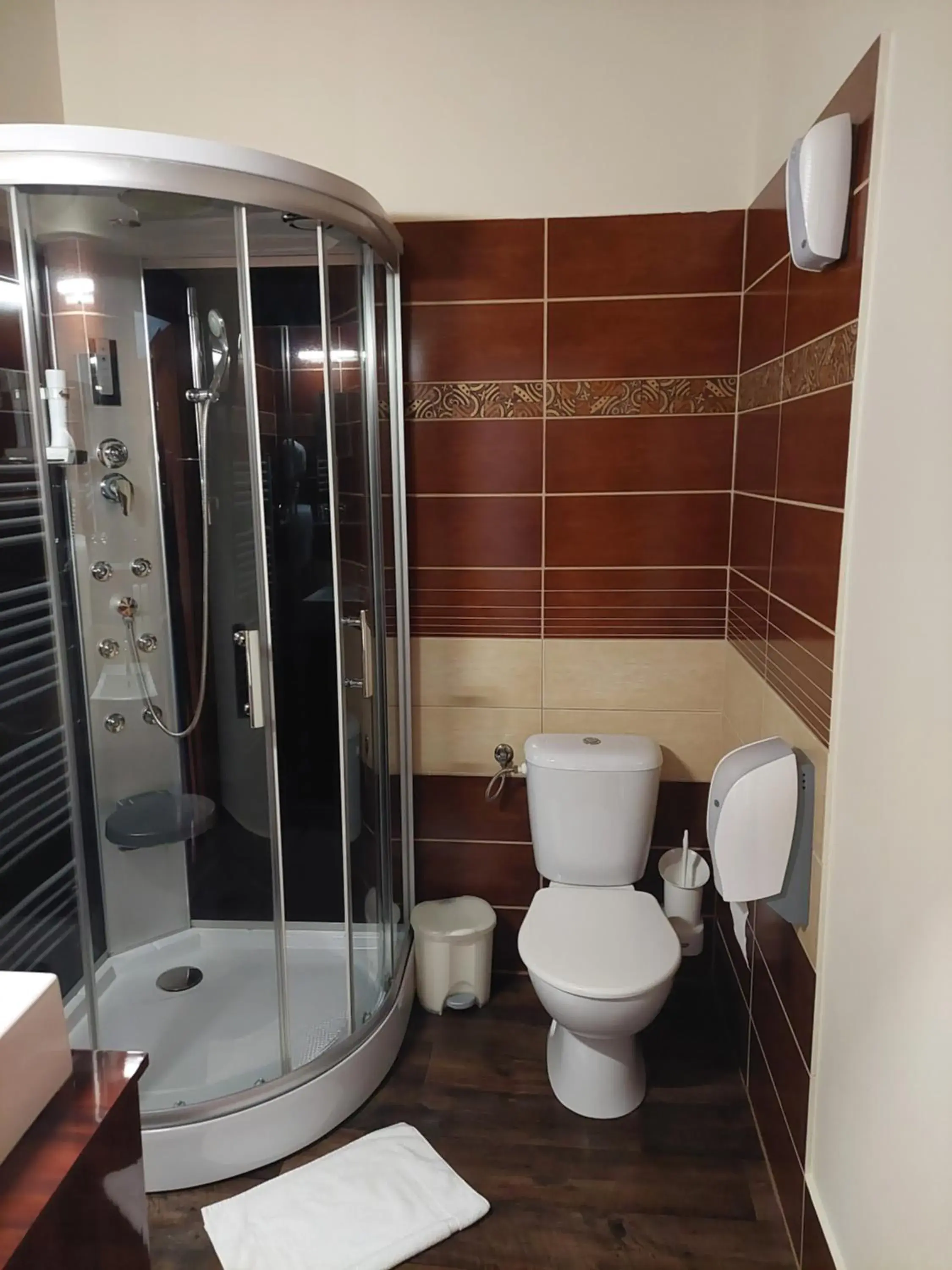 Twin Room with Bathroom - single occupancy in Penzion Country Steak Restaurant Twin Room with Bathroom - single occupancy in Penzion Country Steak Restaurant