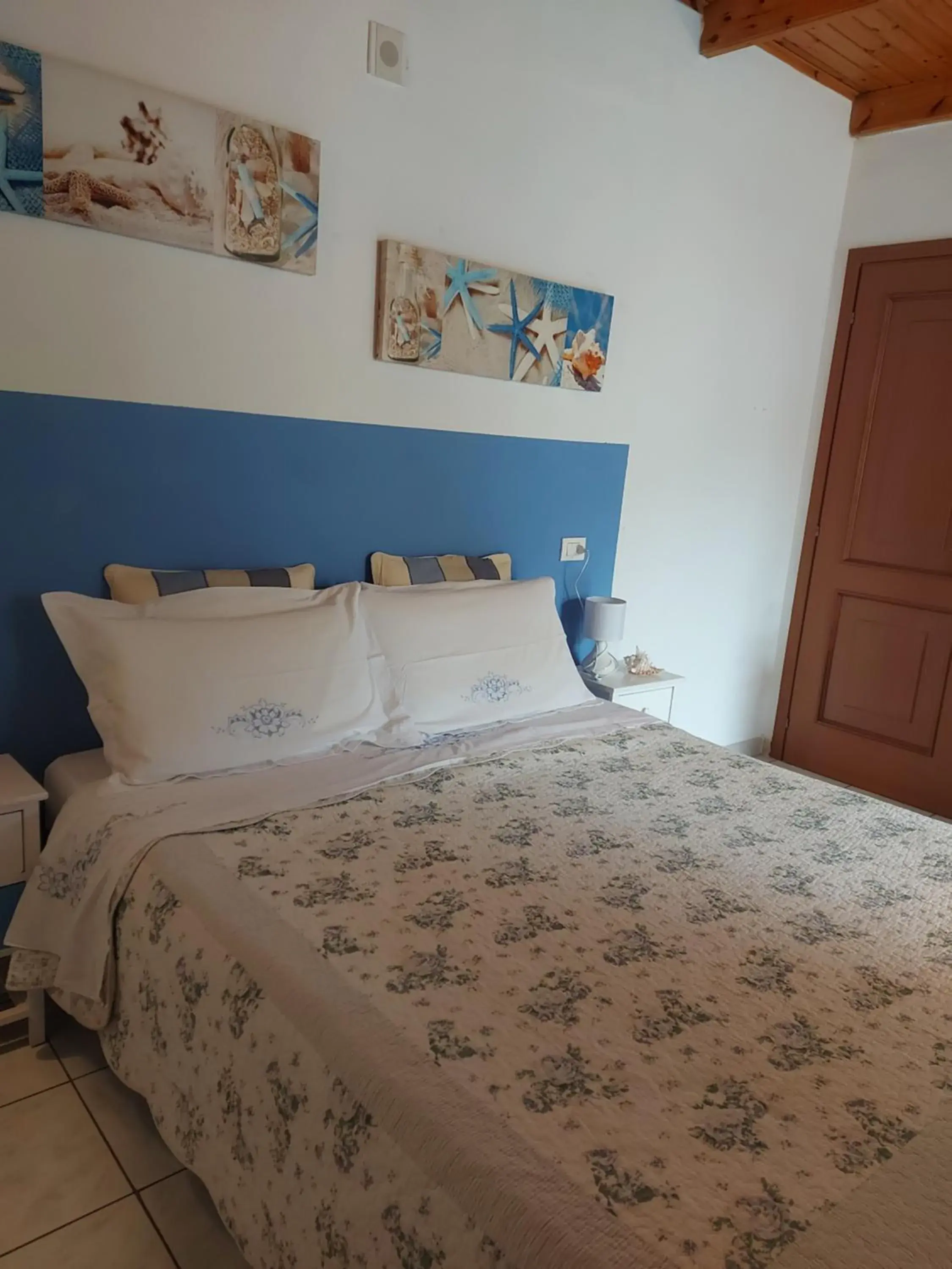 Double Room with Balcony and Sea View in Bed and Breakfast Cala Luna Double Room with Balcony and Sea View in Bed and Breakfast Cala Luna