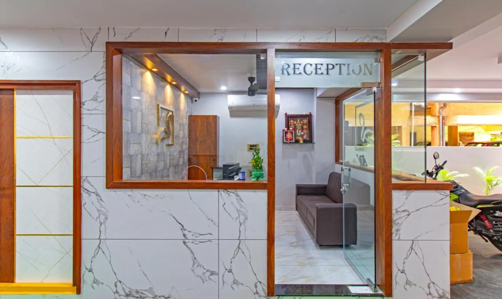 Hotel Abhi Suites