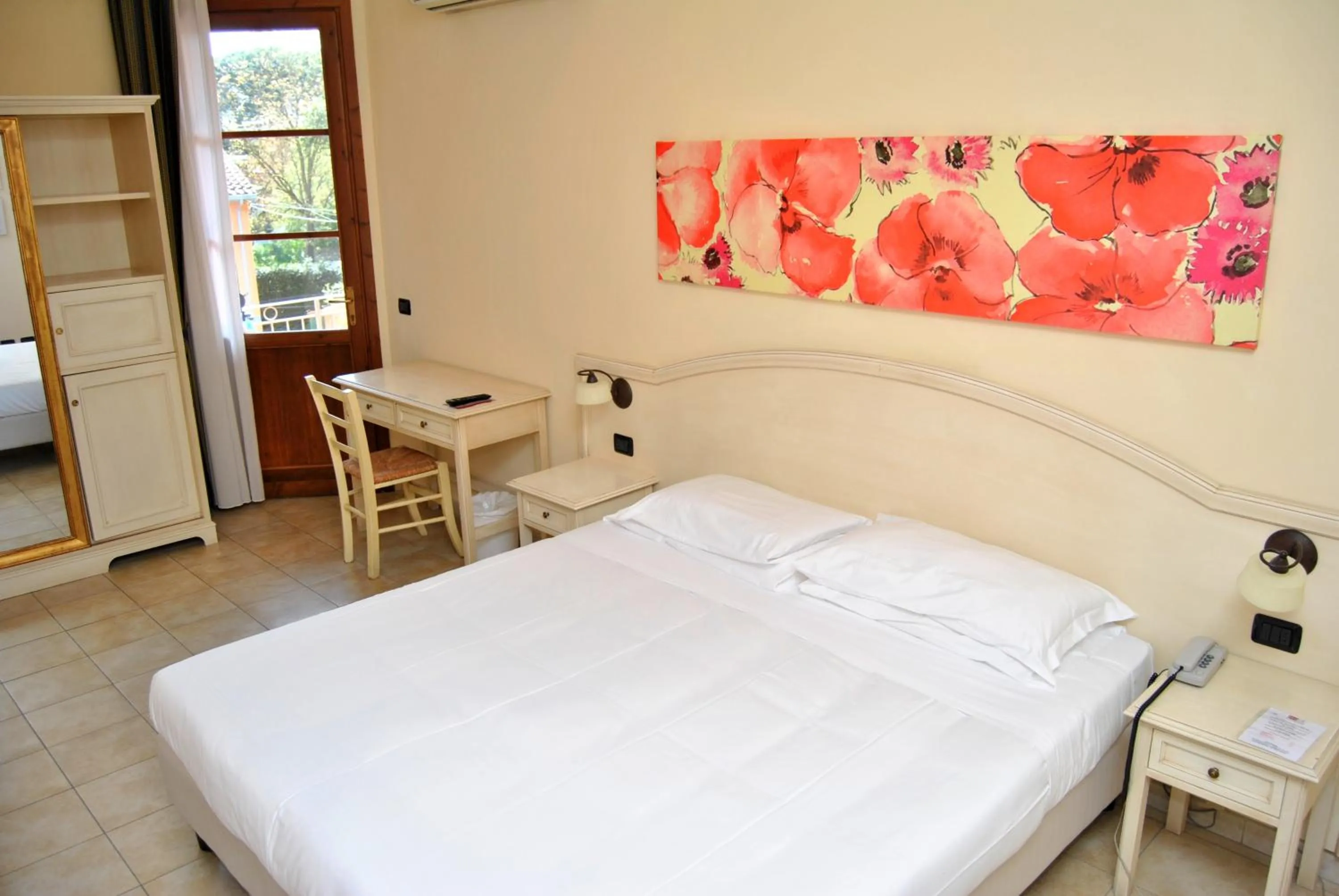 Photo of the whole room, Bed in Hotel Sextum