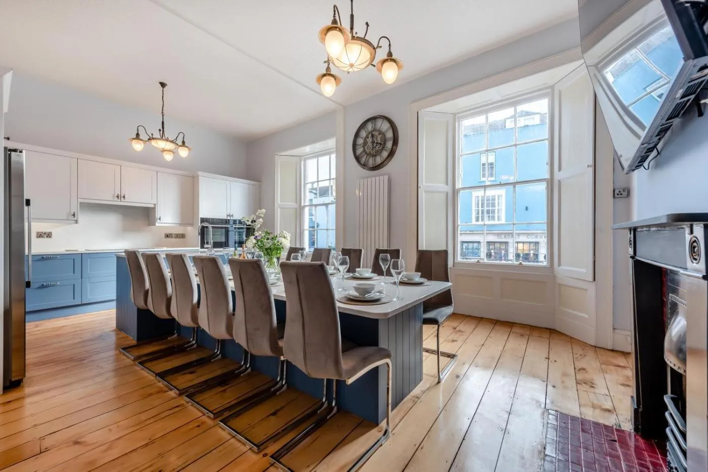 6 Bed in Tenby oc-c31800