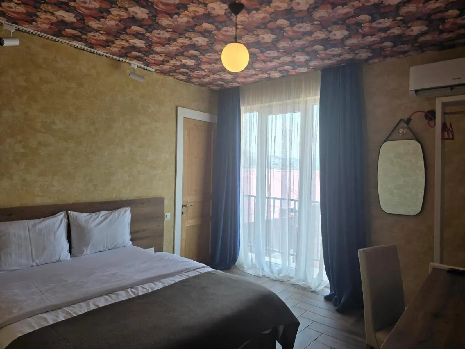 Double Room with Garden View in Hotel Nutsa in old Tbilisi Double Room with Garden View in Hotel Nutsa in old Tbilisi