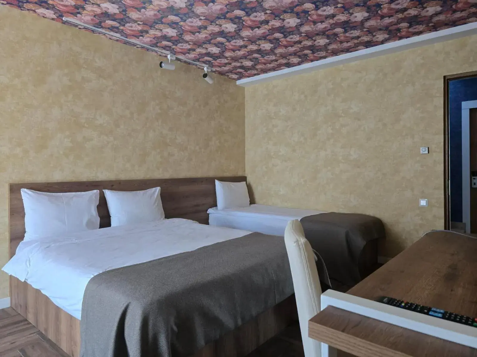 Double or Twin Room with Extra Bed in Hotel Nutsa in old Tbilisi Double or Twin Room with Extra Bed in Hotel Nutsa in old Tbilisi