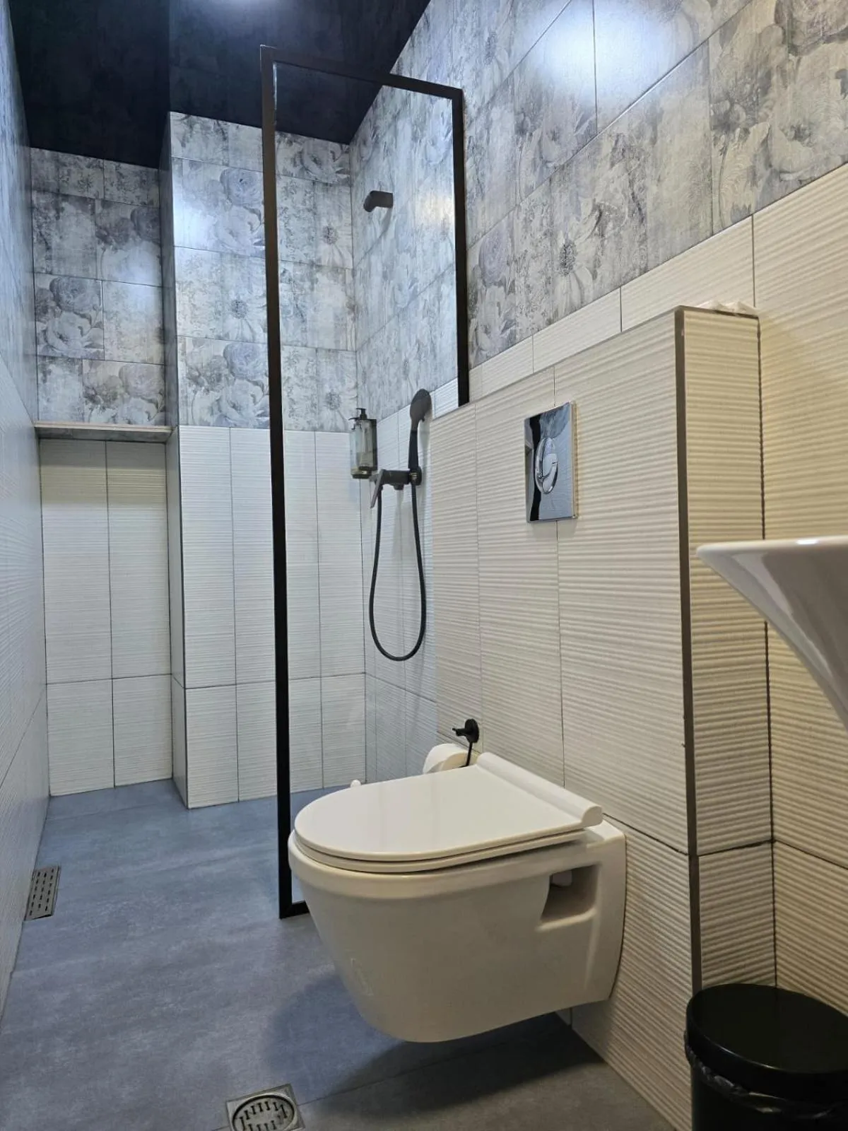 Bathroom in Hotel Nutsa in old Tbilisi