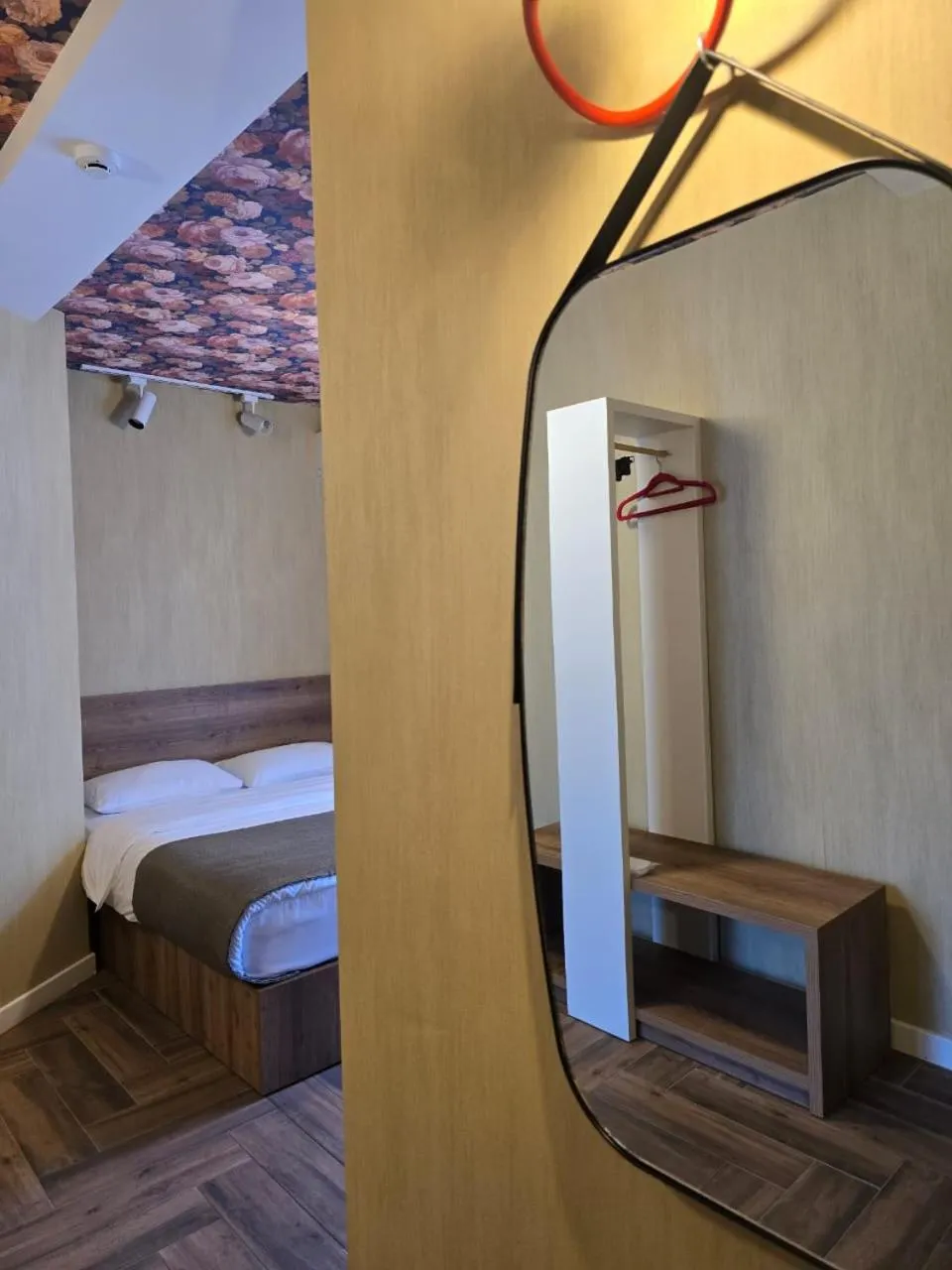 Bed in Hotel Nutsa in old Tbilisi