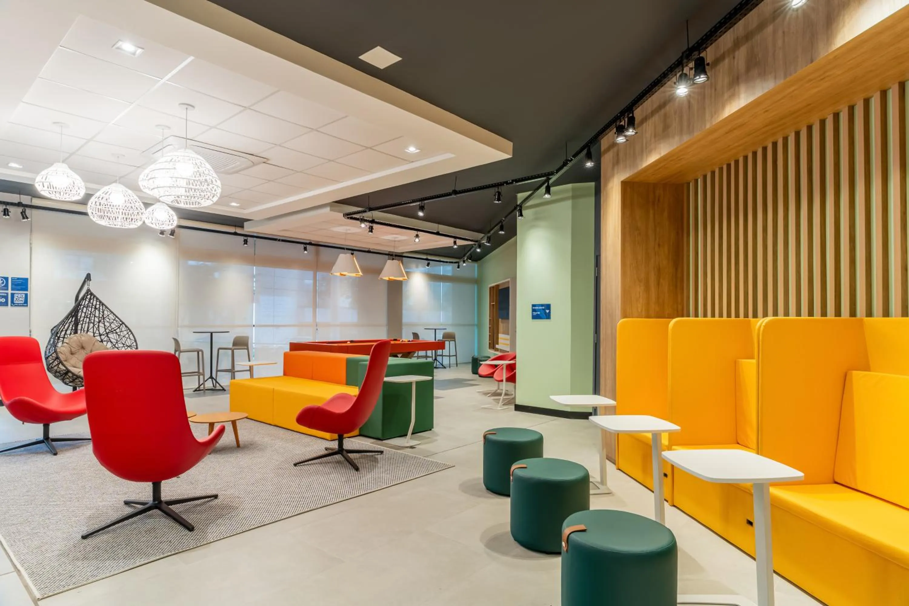 Communal lounge/ TV room in Tru by Hilton Chapecó - NOVO