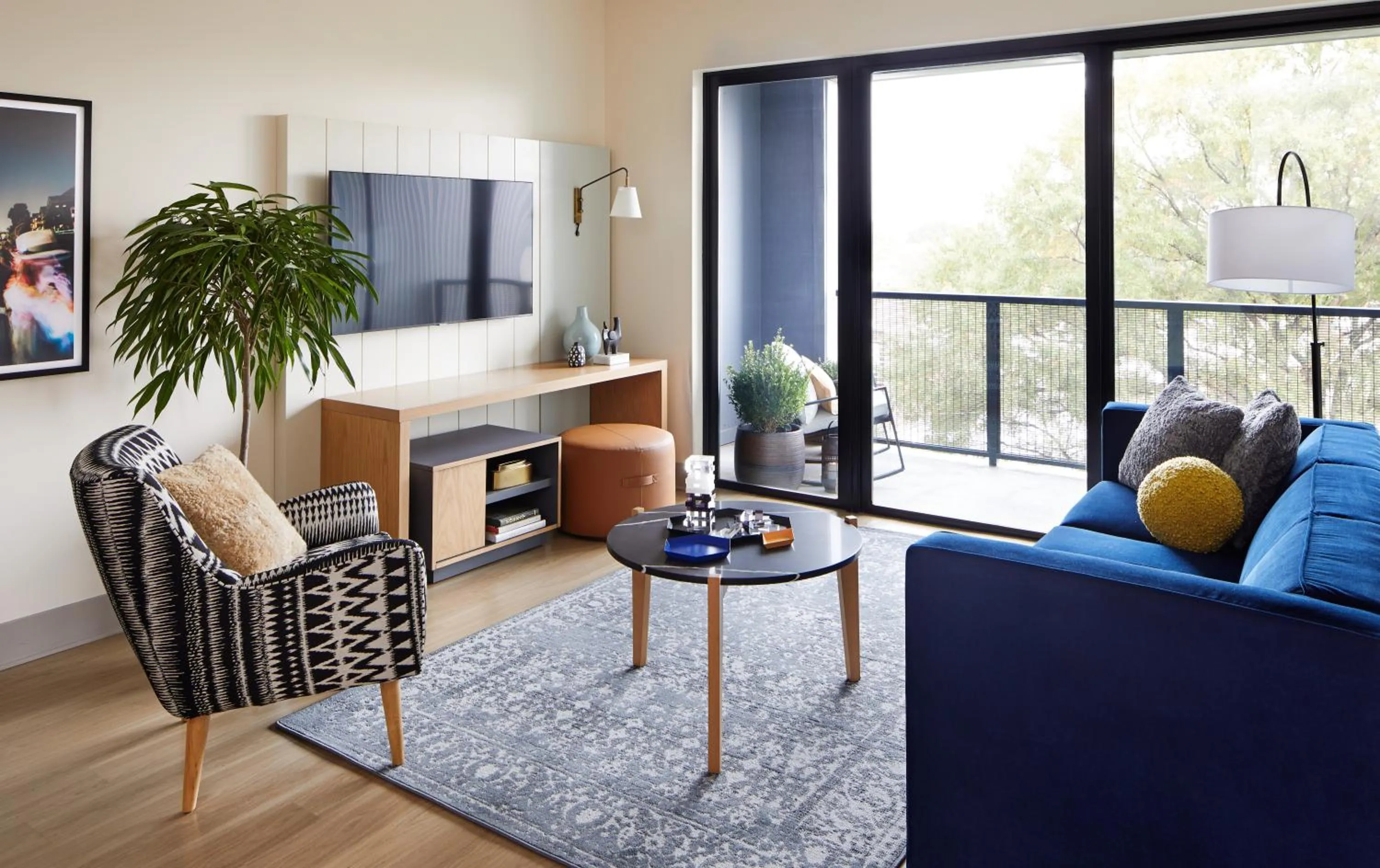 TV and multimedia in Sentral West Midtown at Star Metals