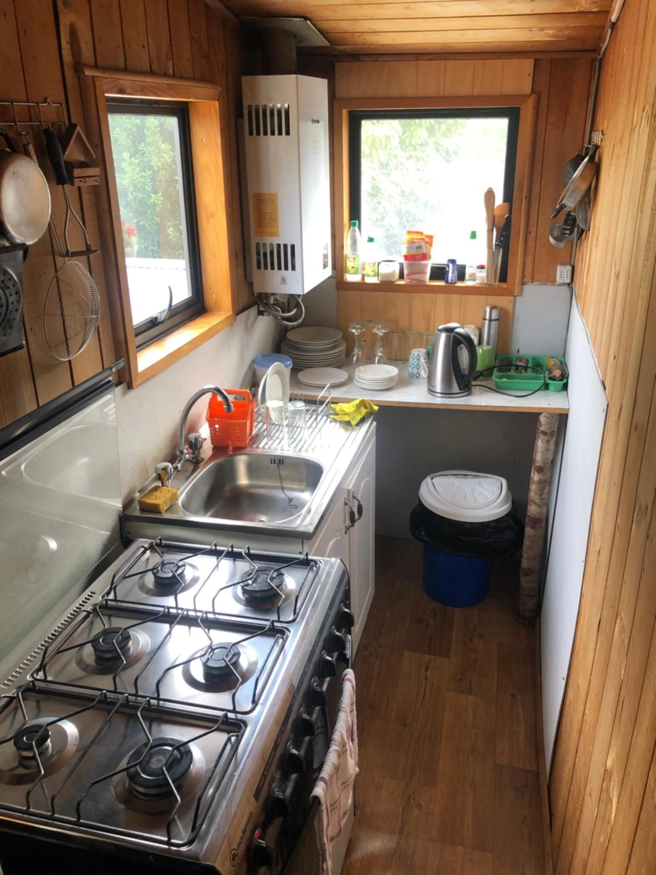 Kitchen or kitchenette in Hostal Huepil