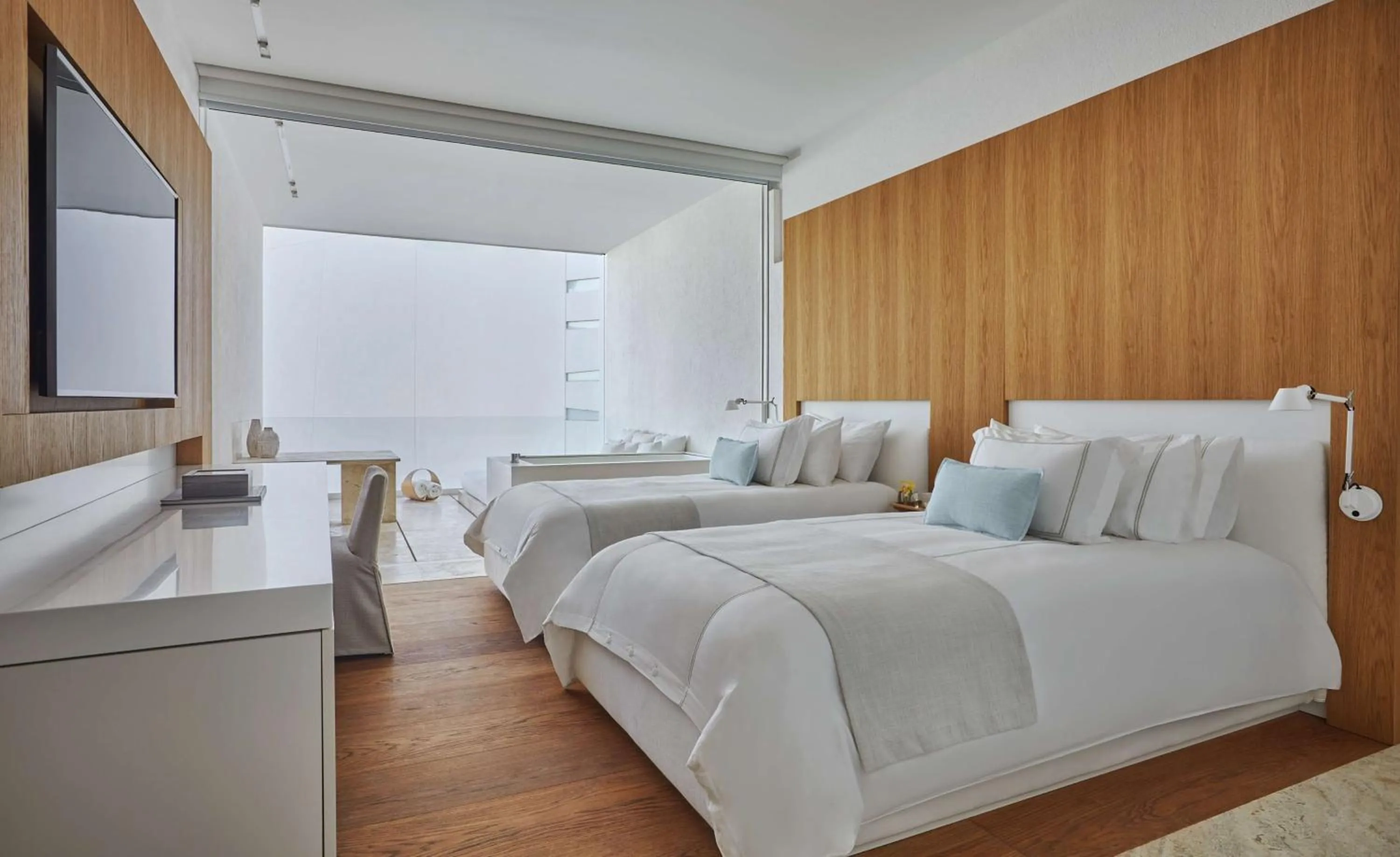 Photo of the whole room, Bed in Viceroy Los Cabos