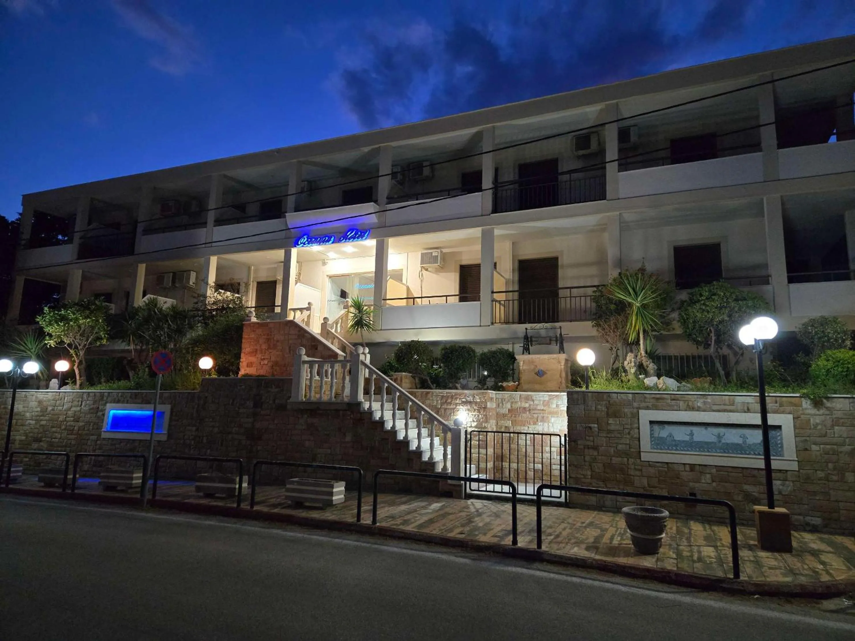 Oceania Hotel