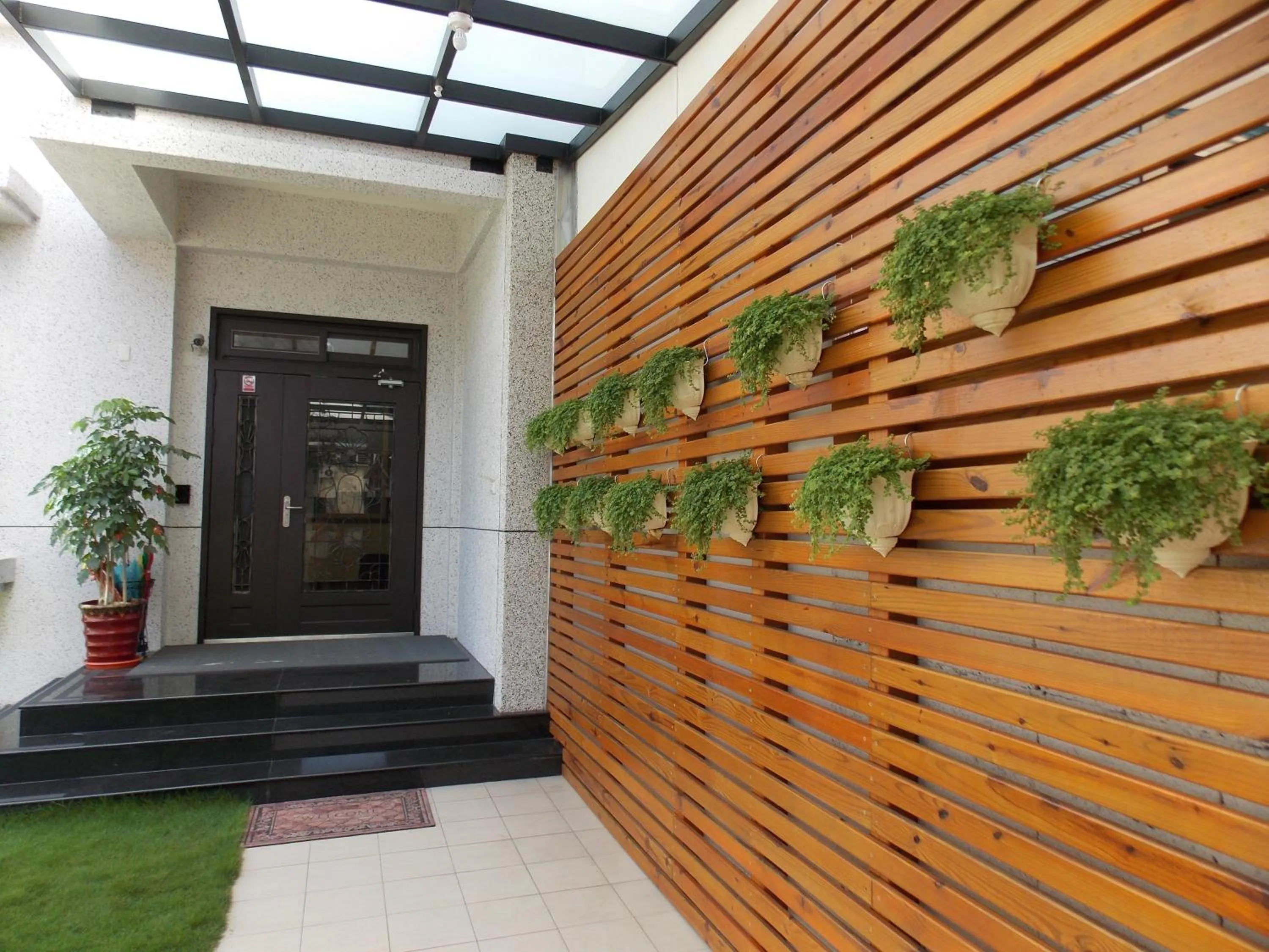 Facade/entrance in Normans B&B