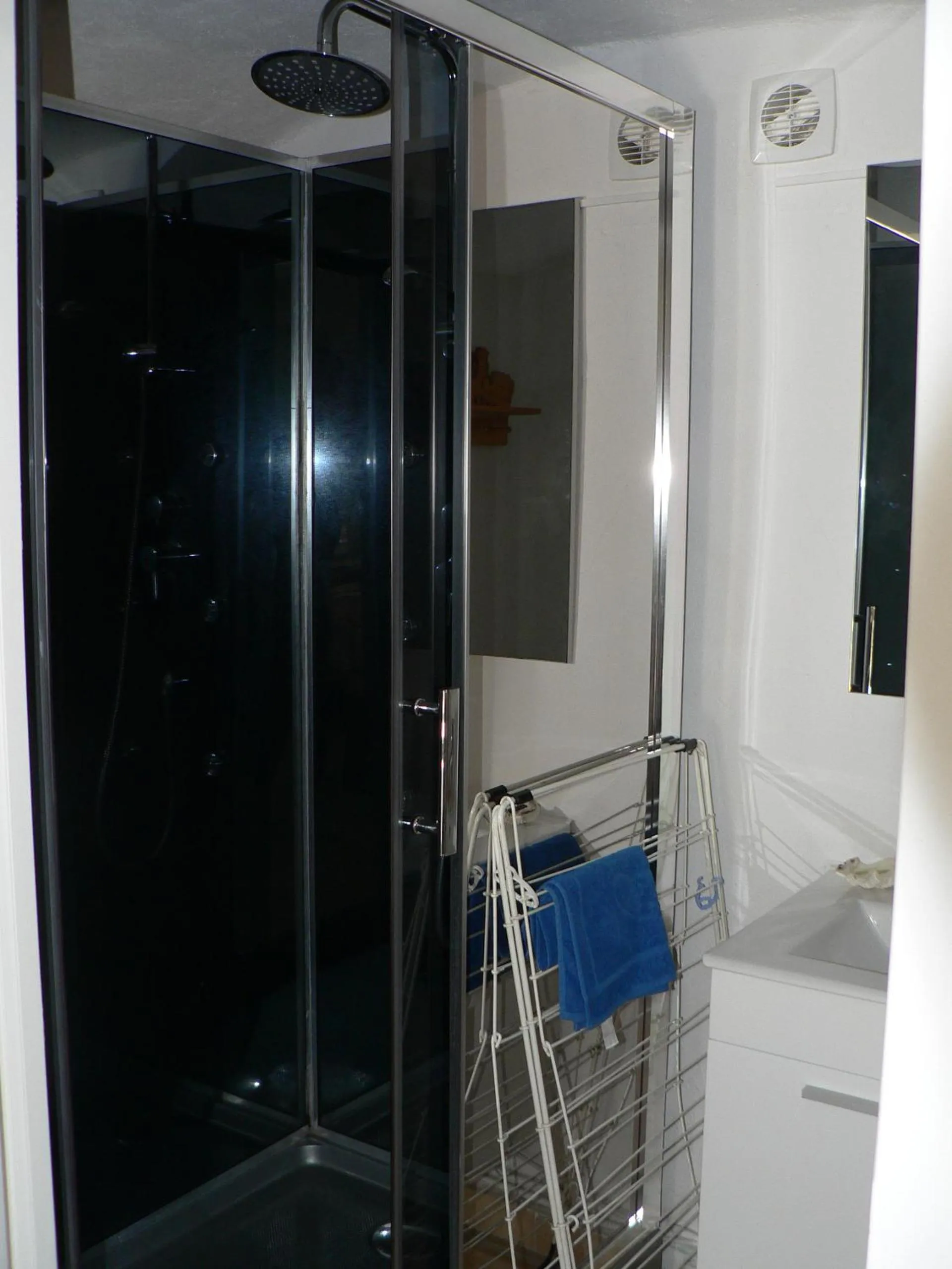 Shower in Le Relais de Vazeille